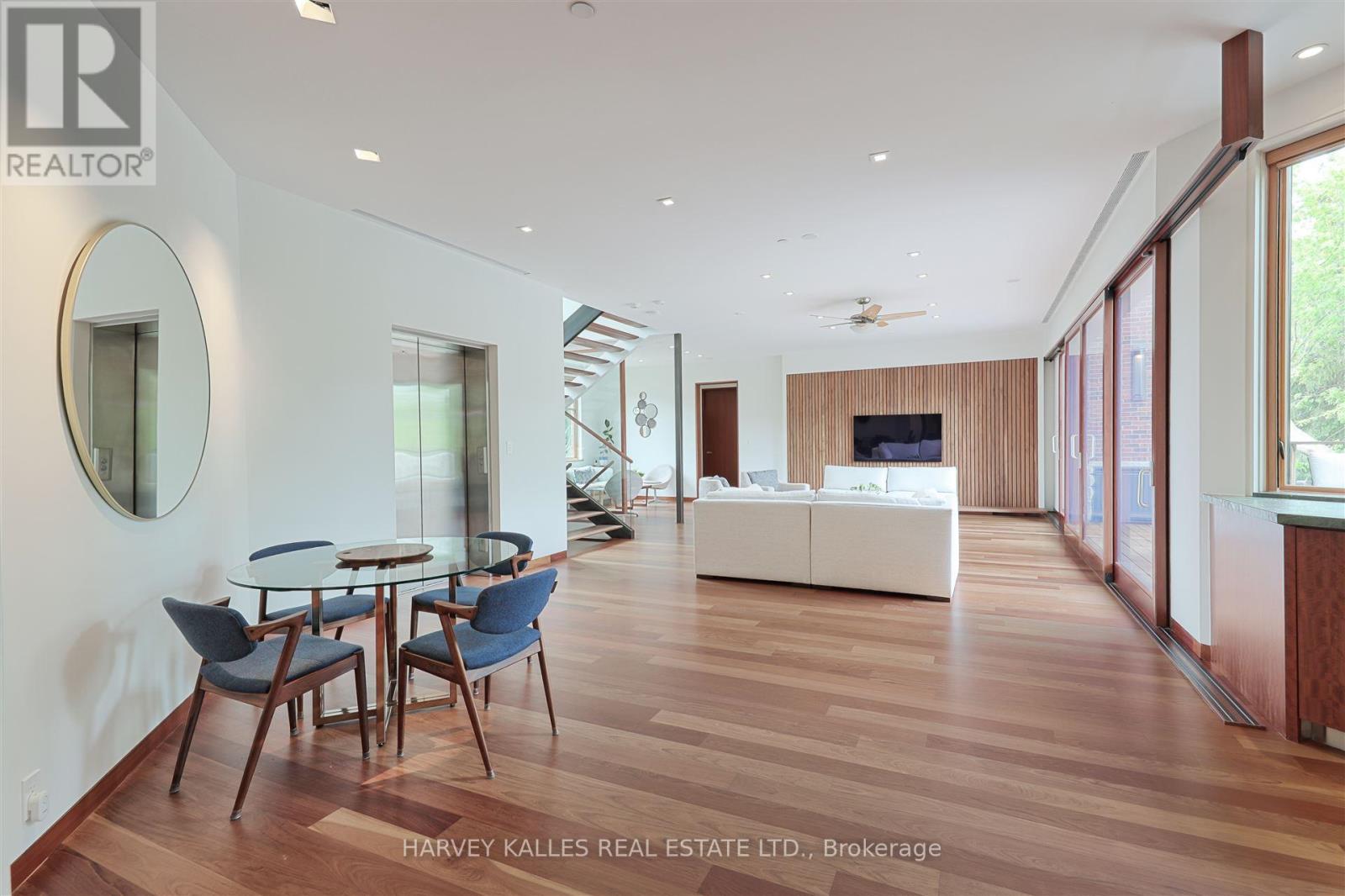 89 KINGSWAY CRESCENT