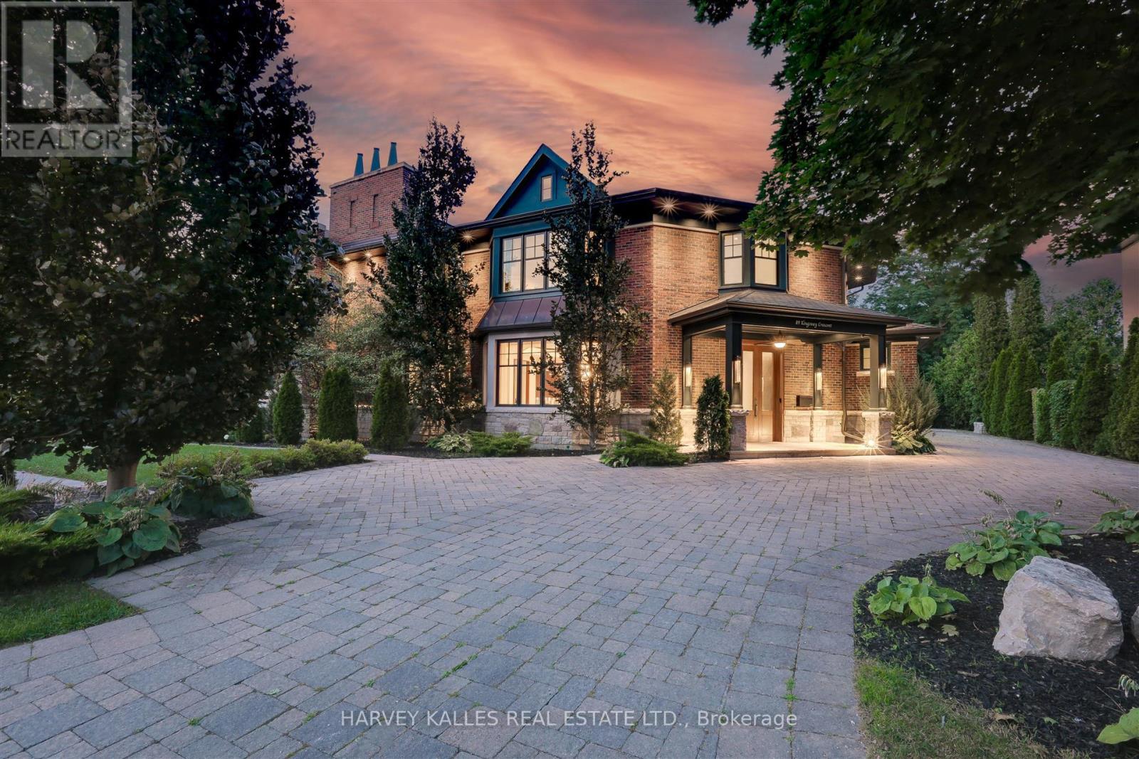 89 KINGSWAY CRESCENT