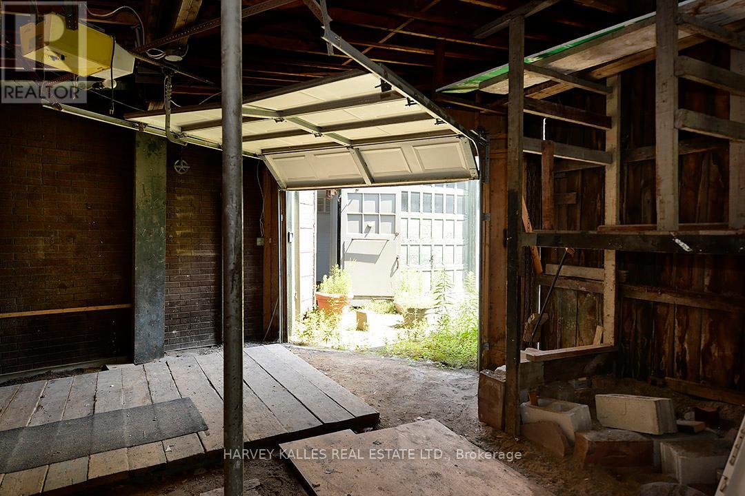 REAR - 792 OSSINGTON AVENUE