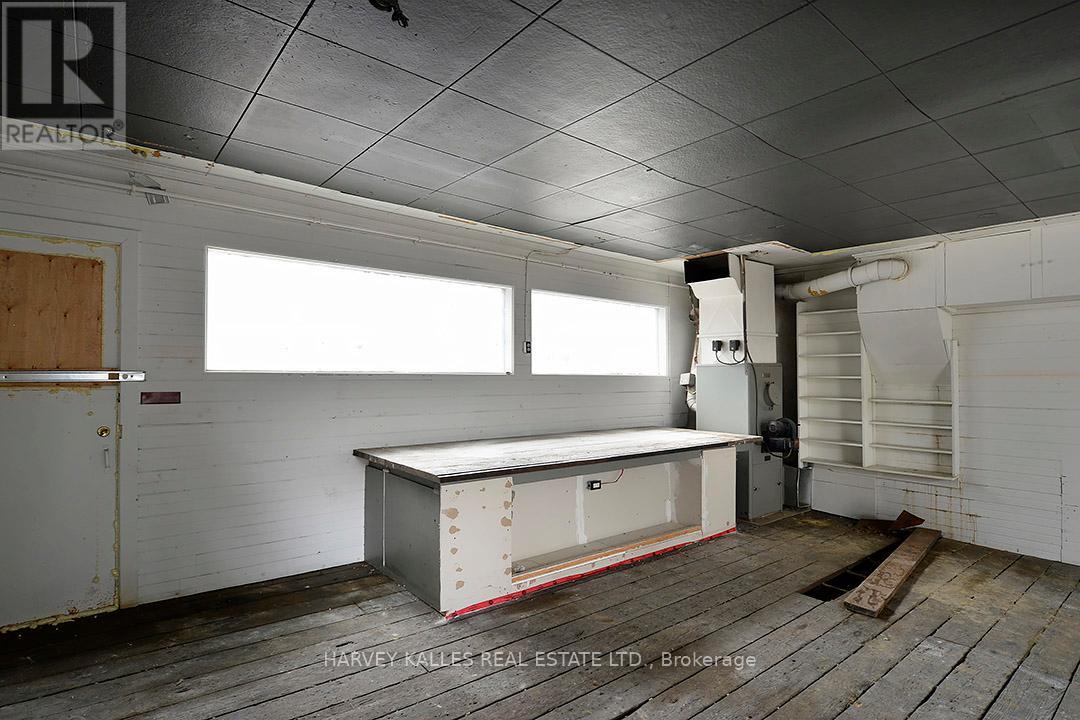 REAR - 792 OSSINGTON AVENUE