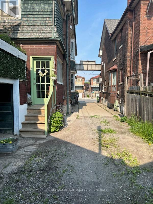 REAR - 792 OSSINGTON AVENUE