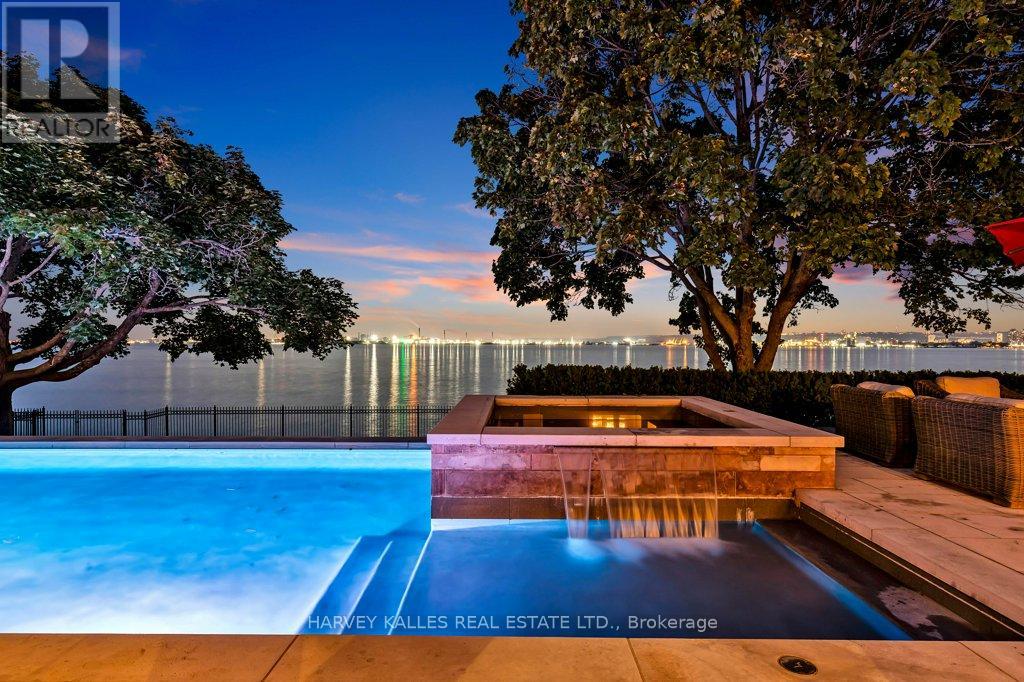 90 OAKLANDS PARK COURT