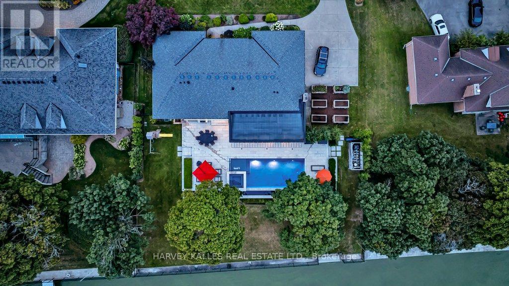 90 OAKLANDS PARK COURT