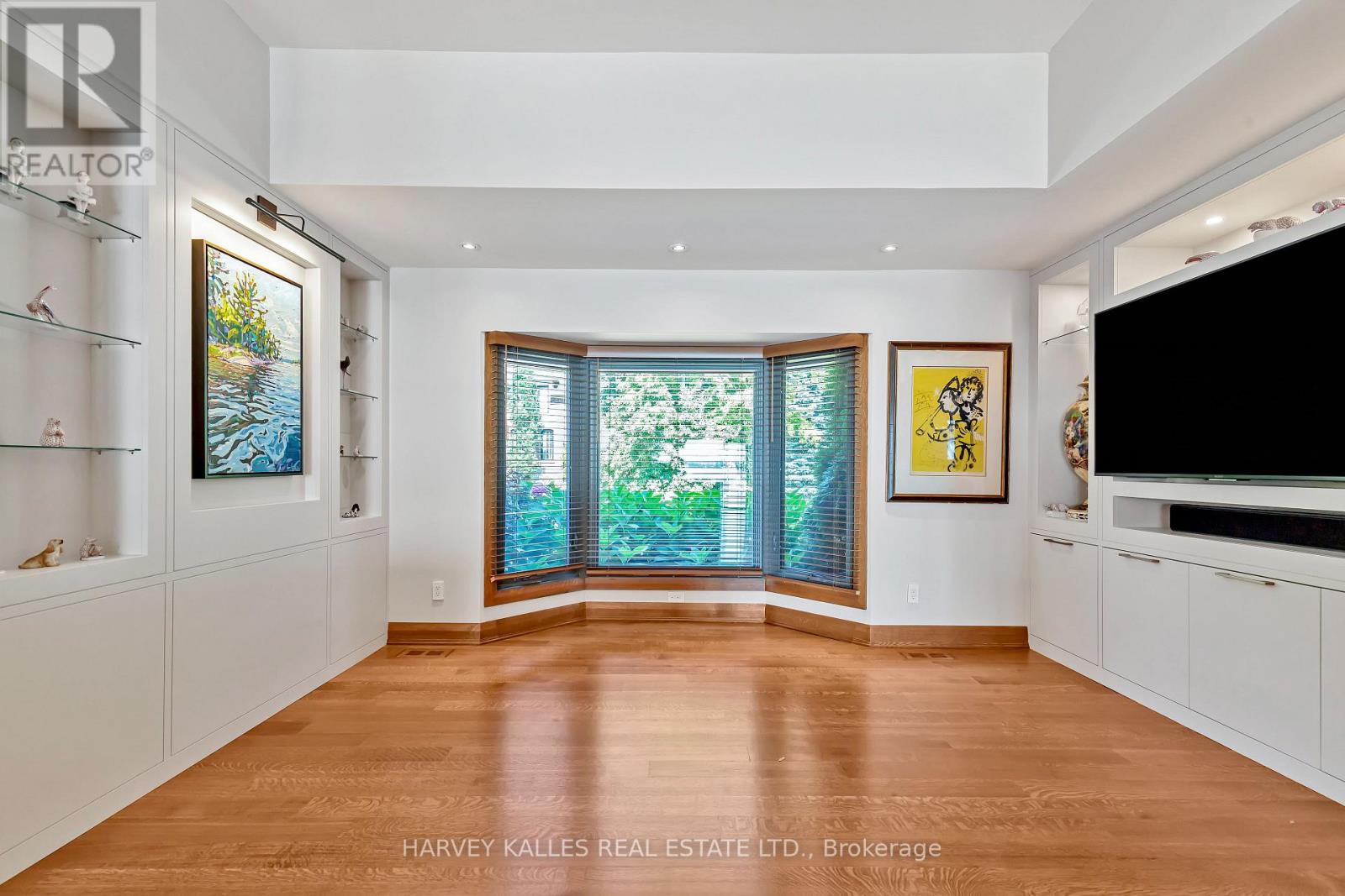 90 OAKLANDS PARK COURT