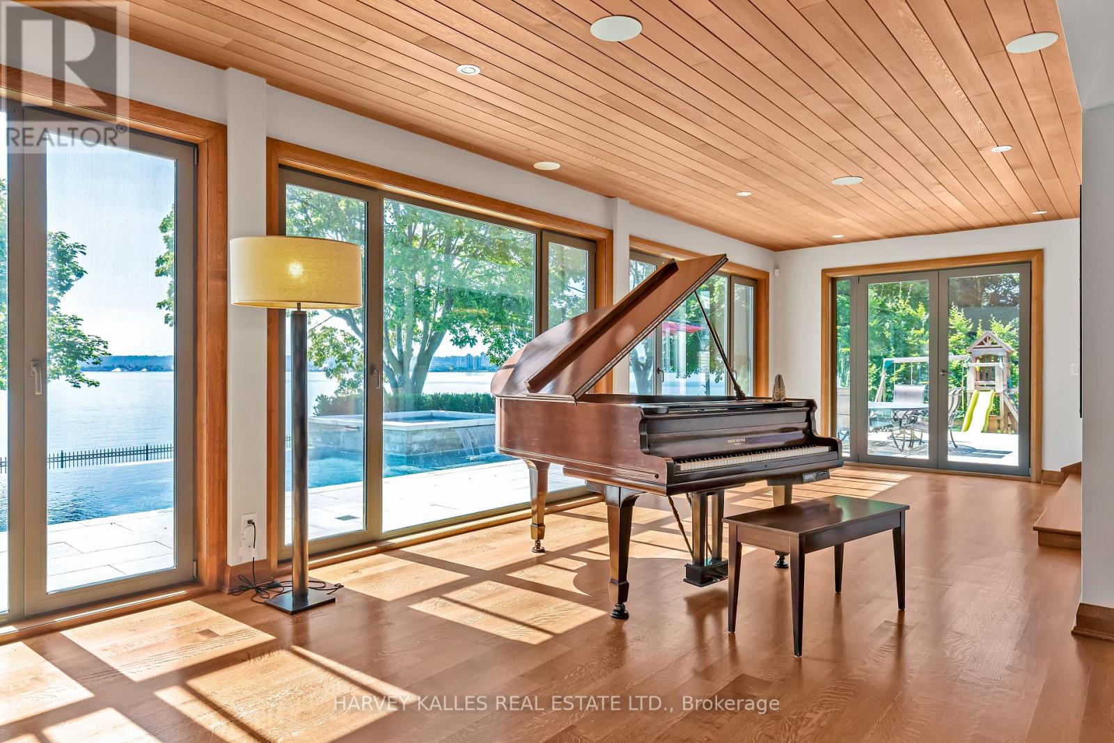 90 OAKLANDS PARK COURT