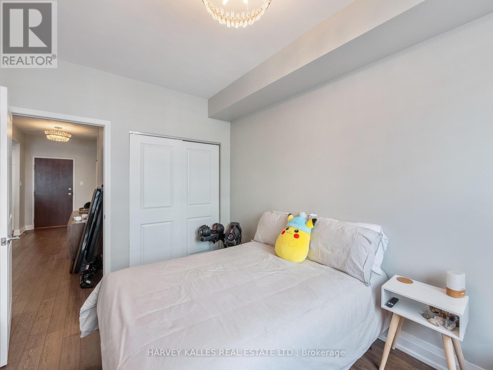 305 - 2511 BLOOR STREET W