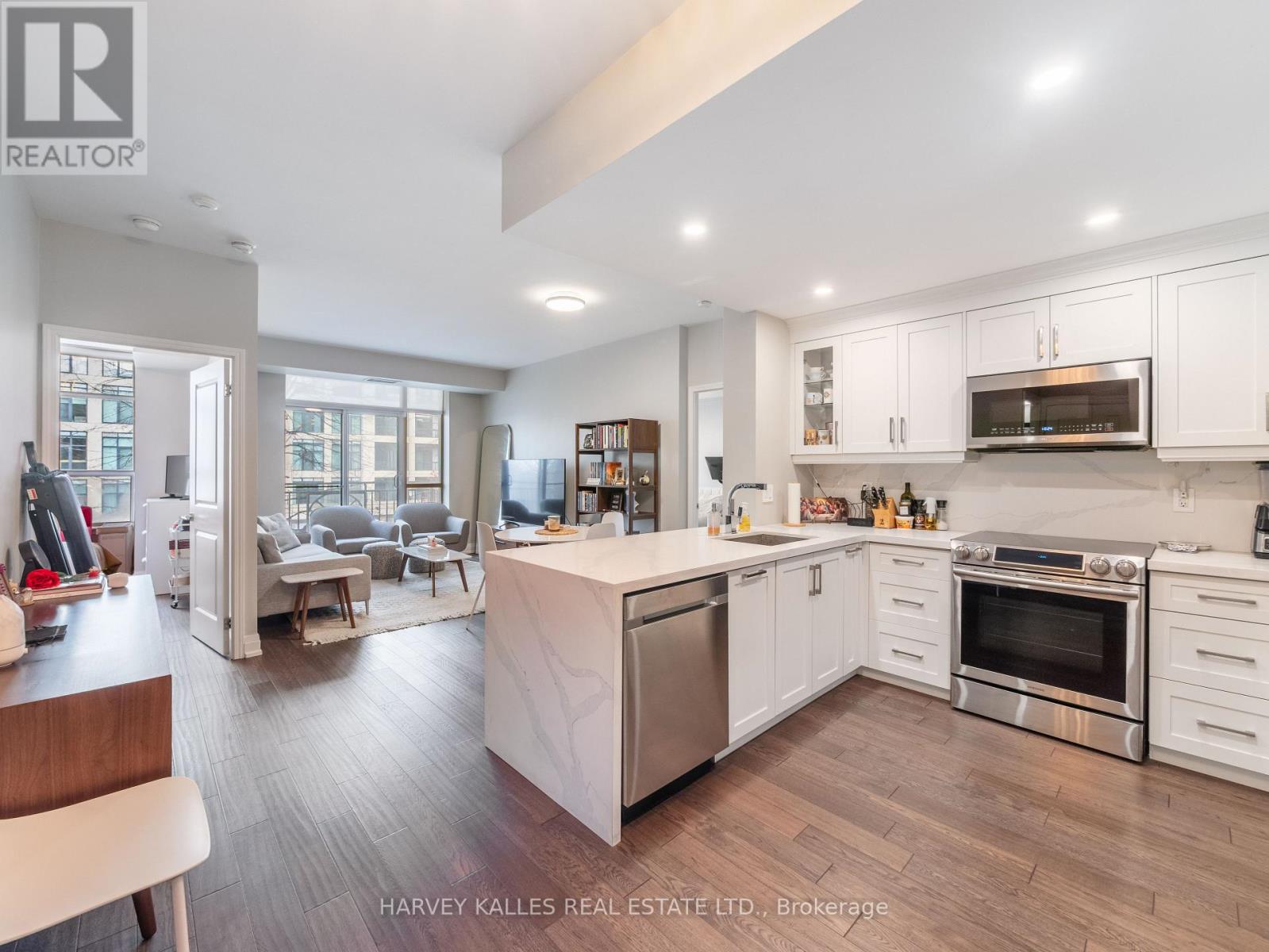 305 - 2511 BLOOR STREET W