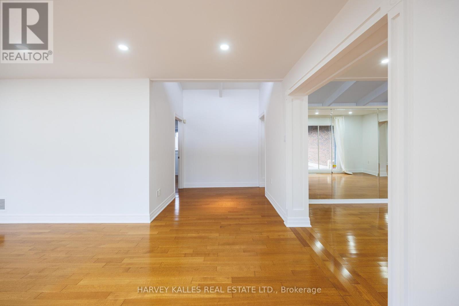 19 BLAIR ATHOL CRESCENT