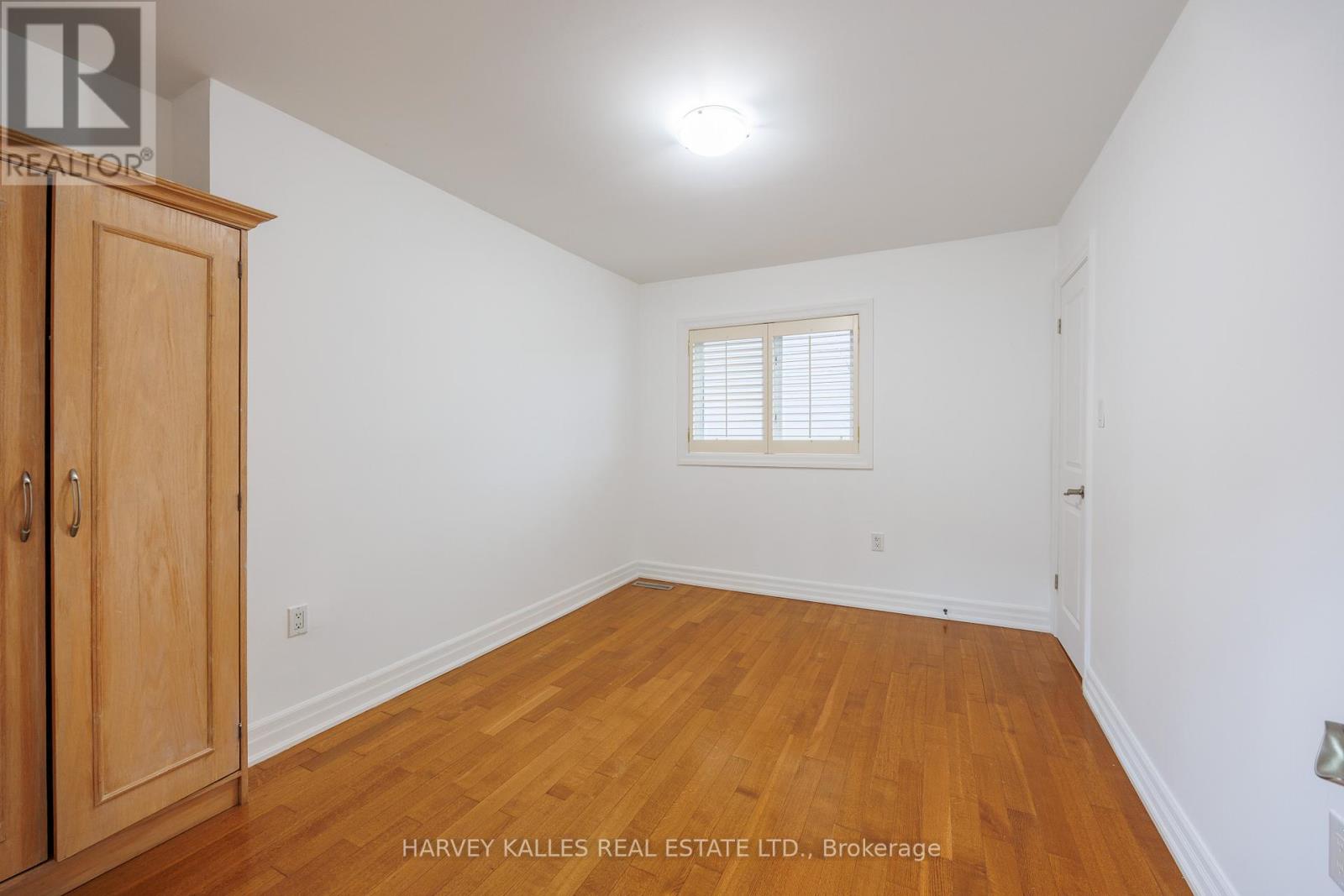 19 BLAIR ATHOL CRESCENT