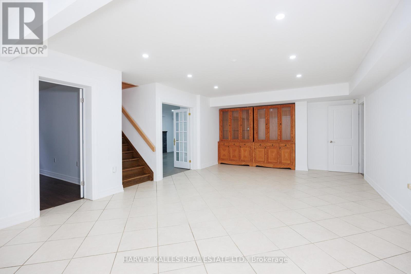 19 BLAIR ATHOL CRESCENT