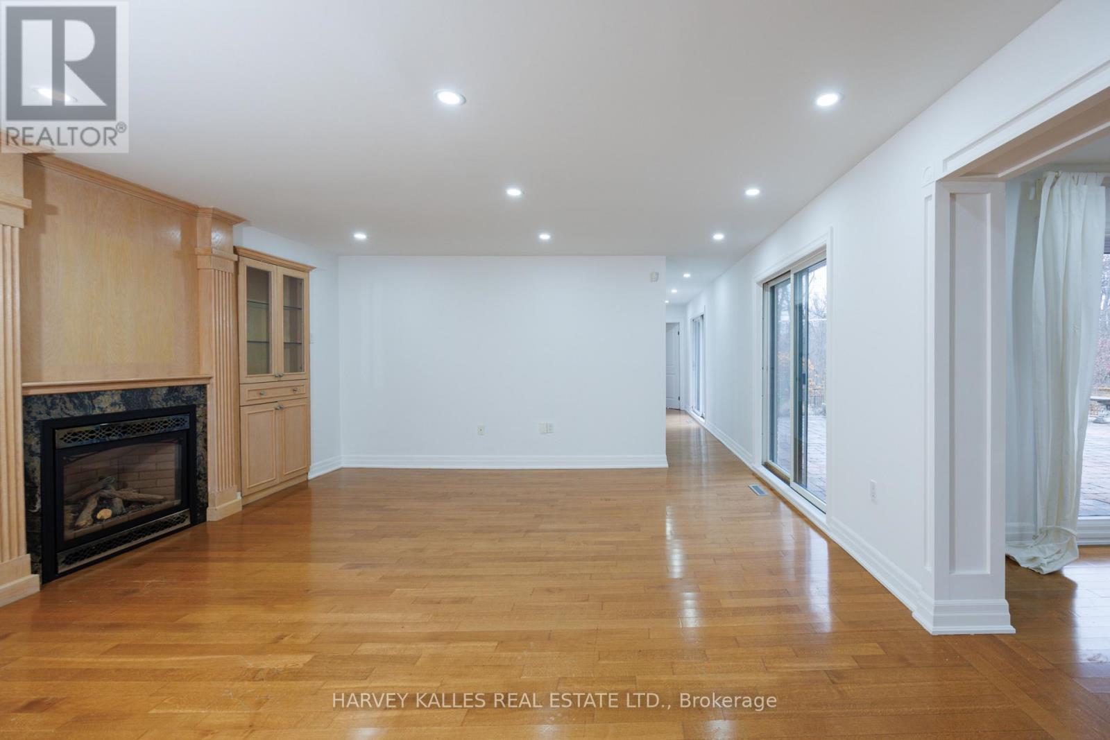 19 BLAIR ATHOL CRESCENT