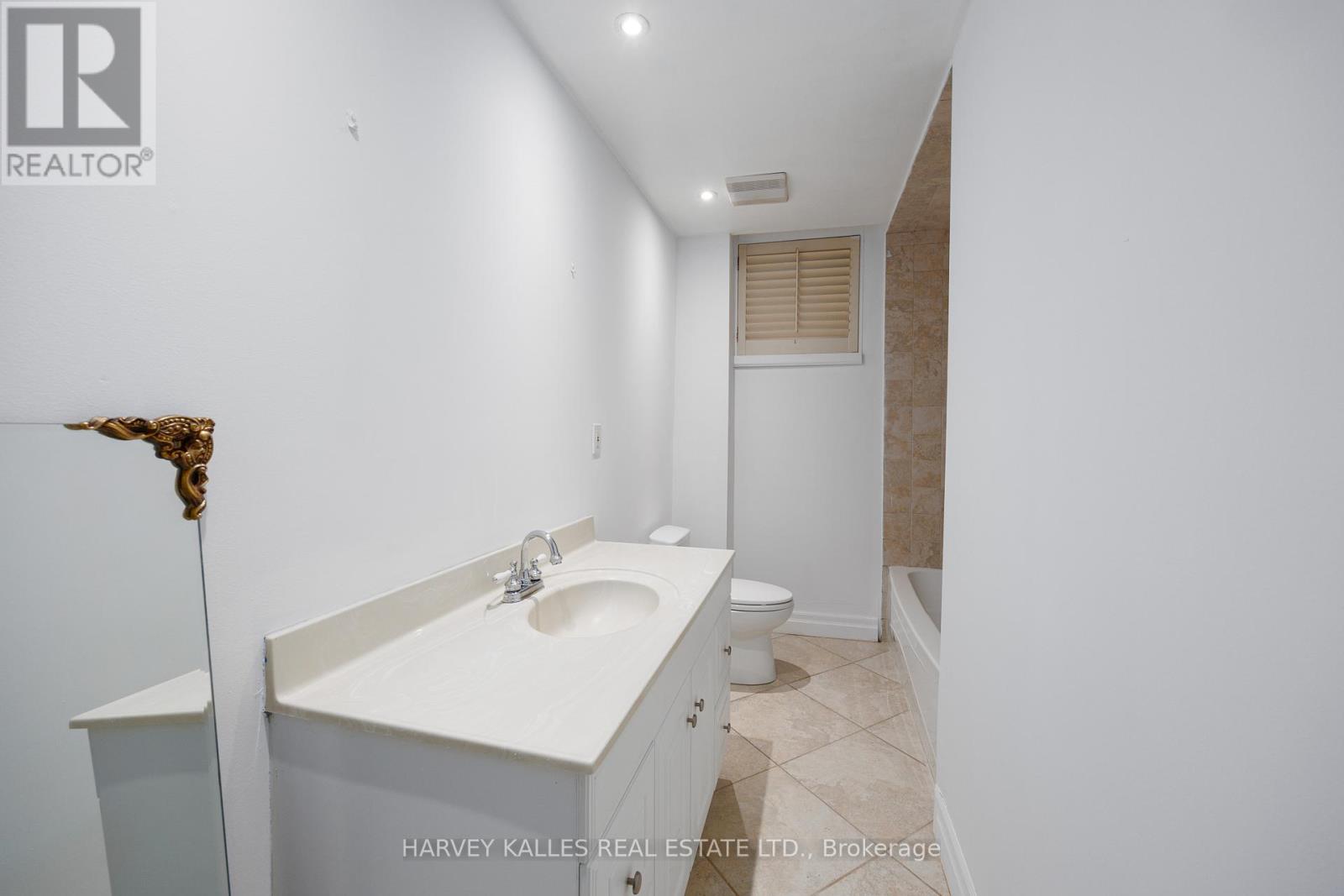 19 BLAIR ATHOL CRESCENT