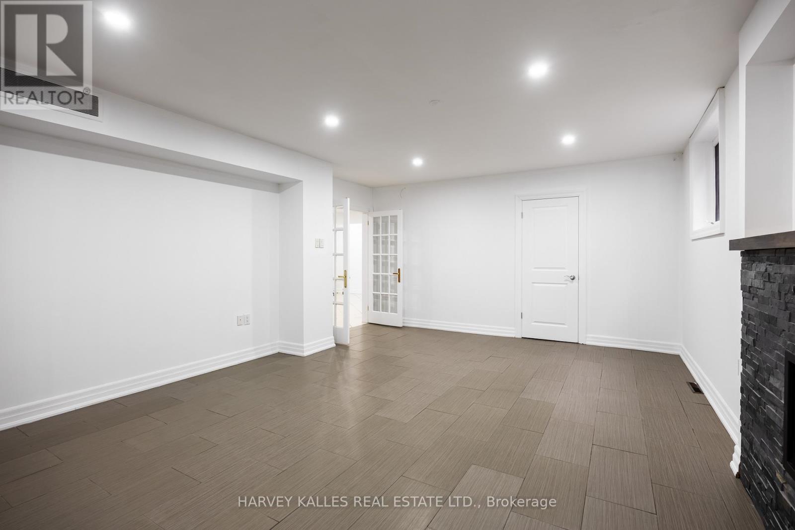 19 BLAIR ATHOL CRESCENT