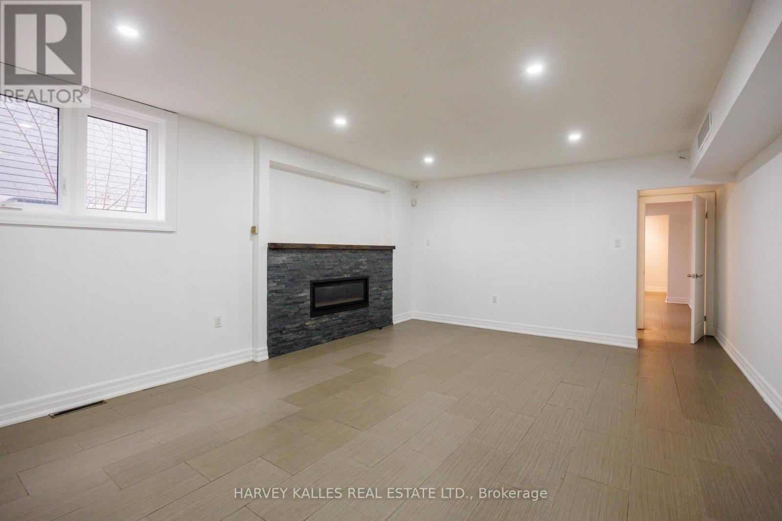 19 BLAIR ATHOL CRESCENT