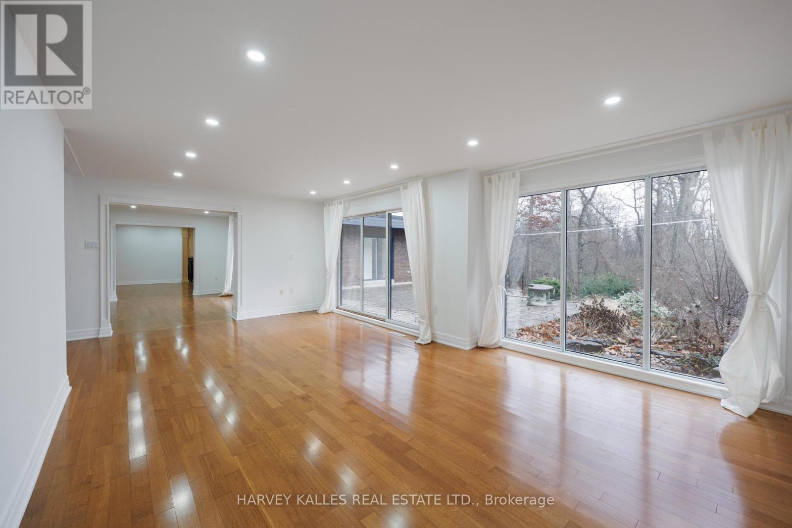 19 BLAIR ATHOL CRESCENT