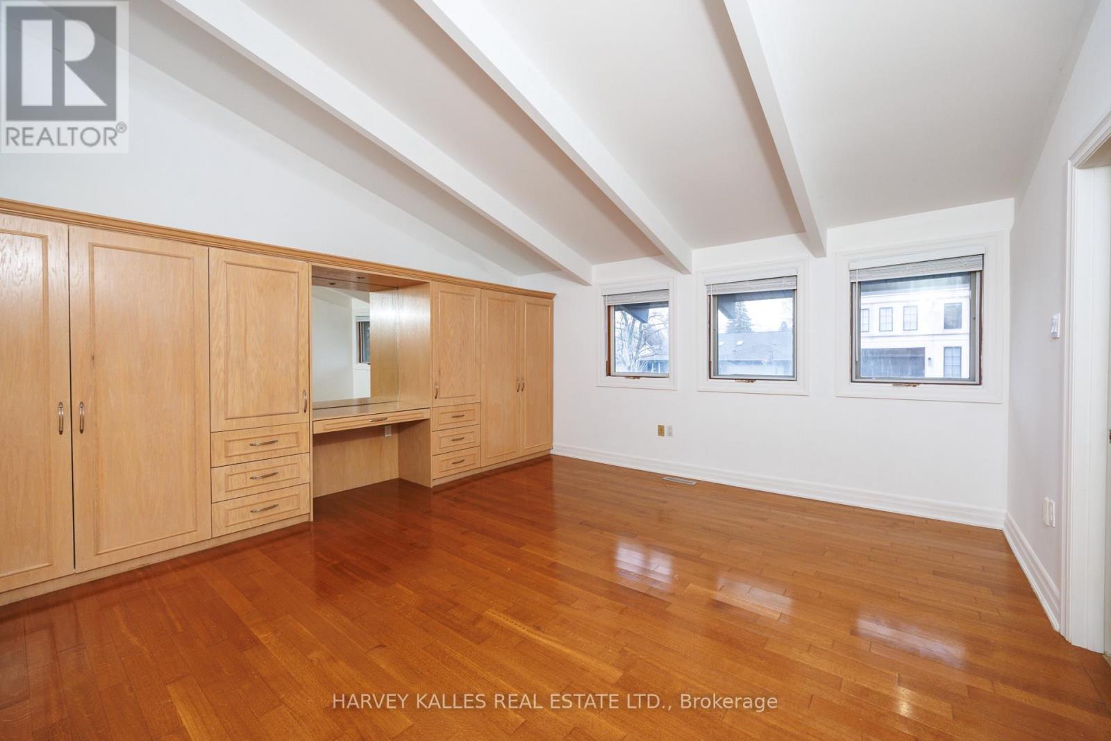 19 BLAIR ATHOL CRESCENT