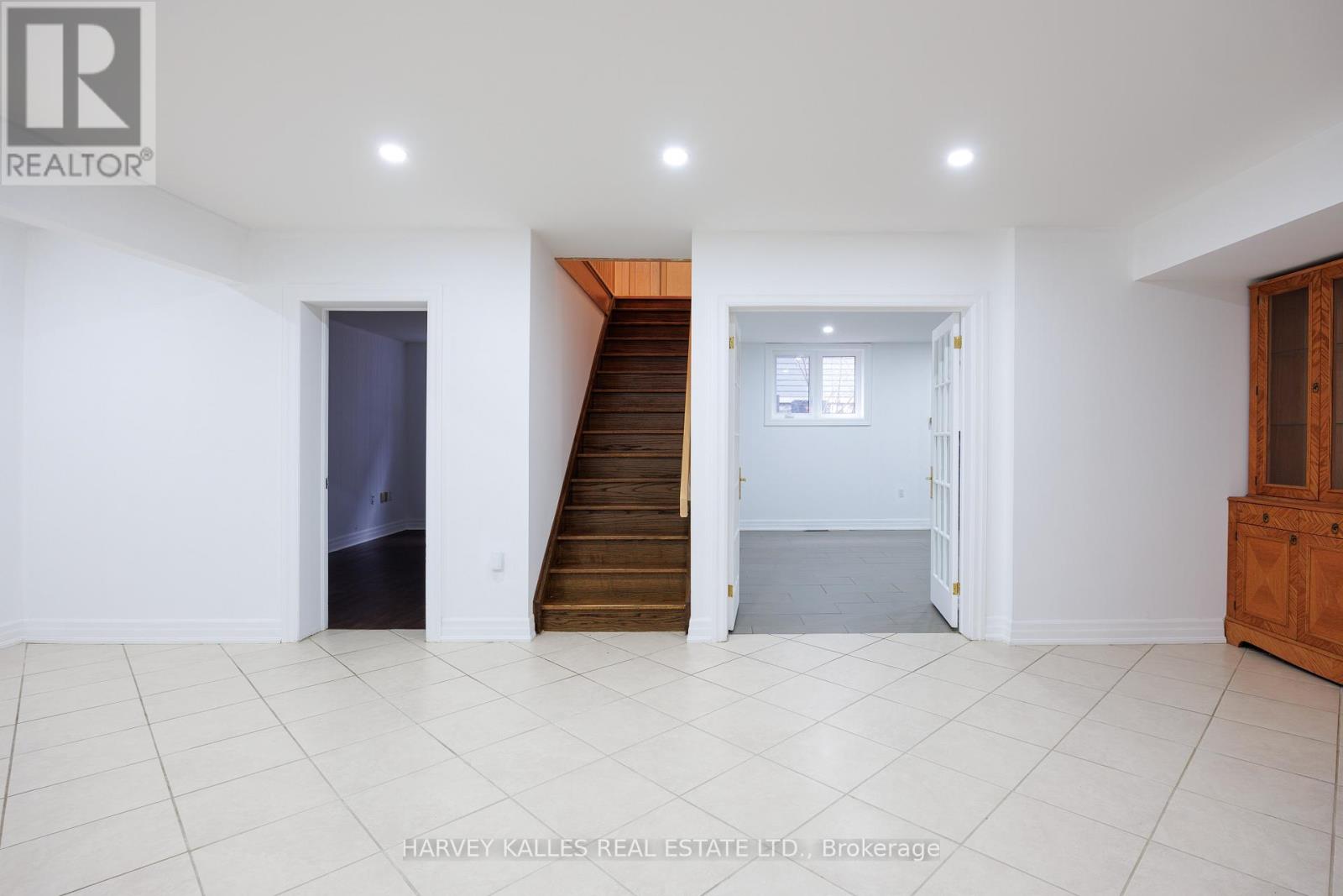 19 BLAIR ATHOL CRESCENT