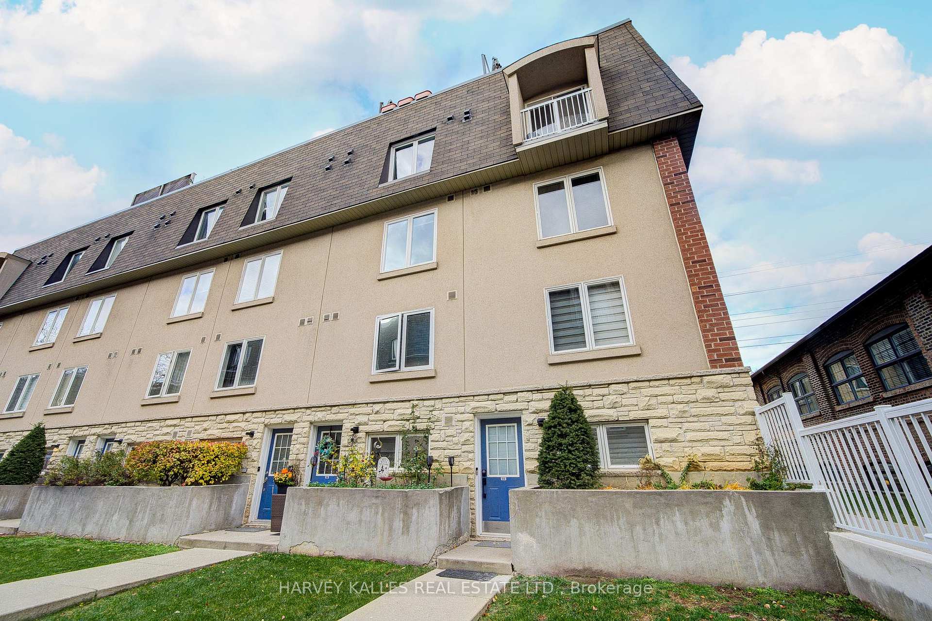 51 Foundry Avenue 55