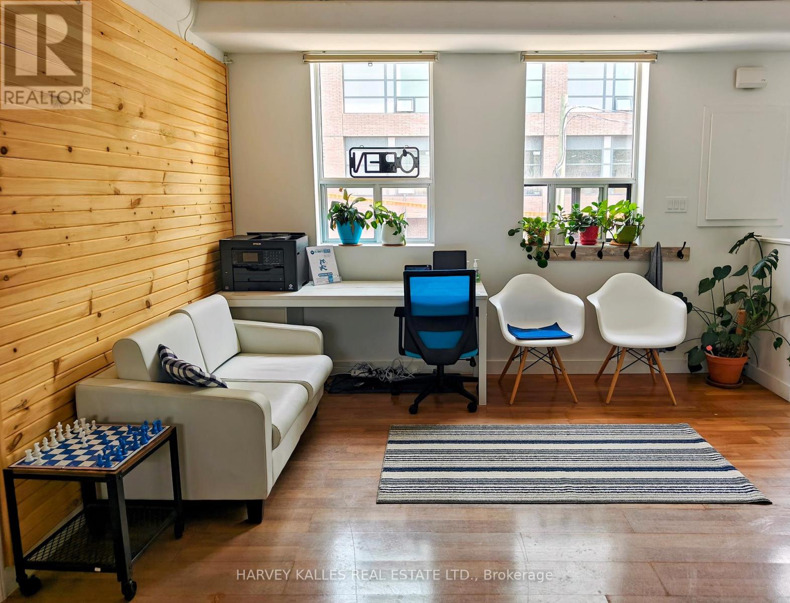 B - 406 PACIFIC AVENUE