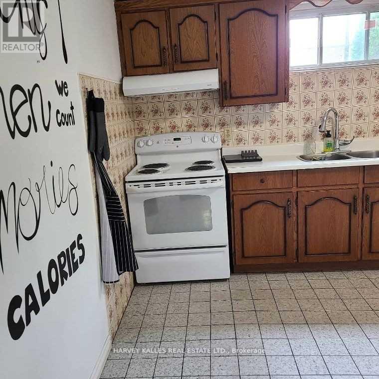 LOWER - 2379 HENSALL STREET