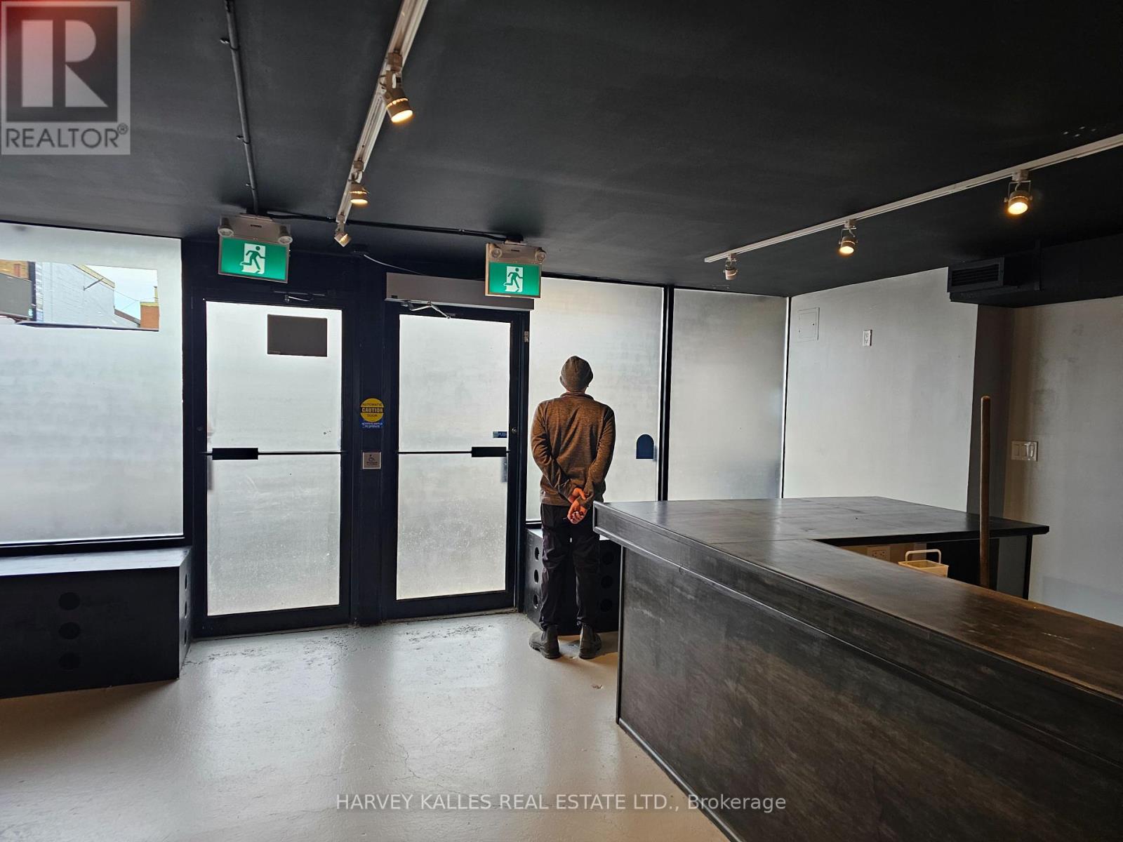 GROUND - 2058 DUFFERIN STREET