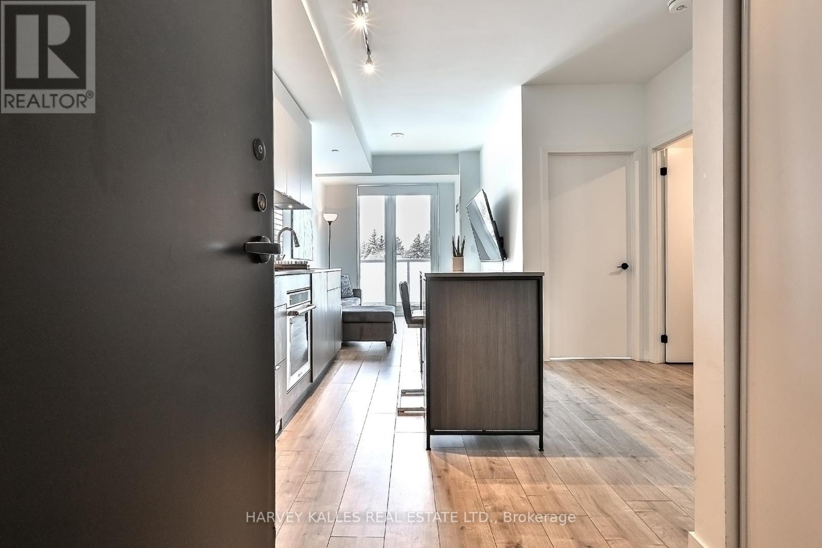 338 - 215 LAKESHORE ROAD W