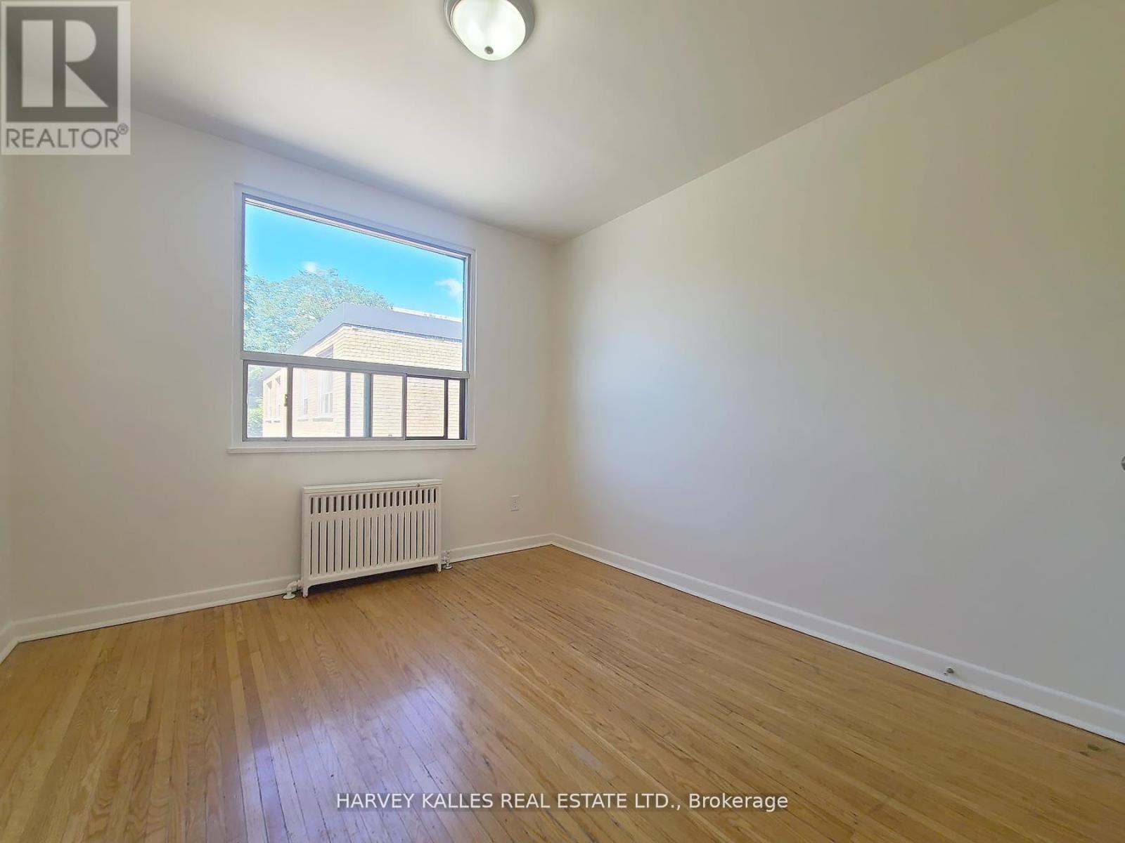 310 - 500 GILBERT AVENUE