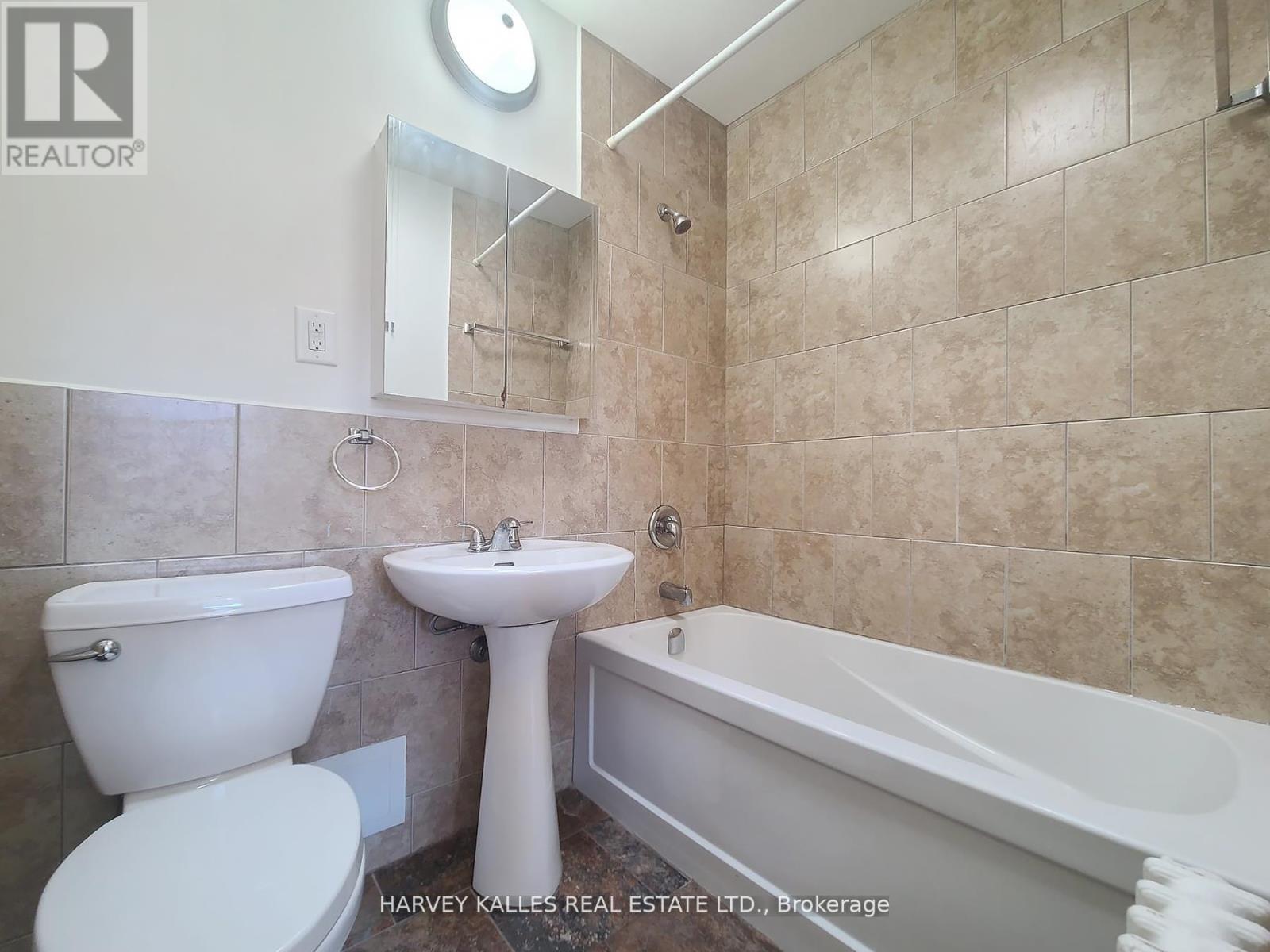 310 - 500 GILBERT AVENUE