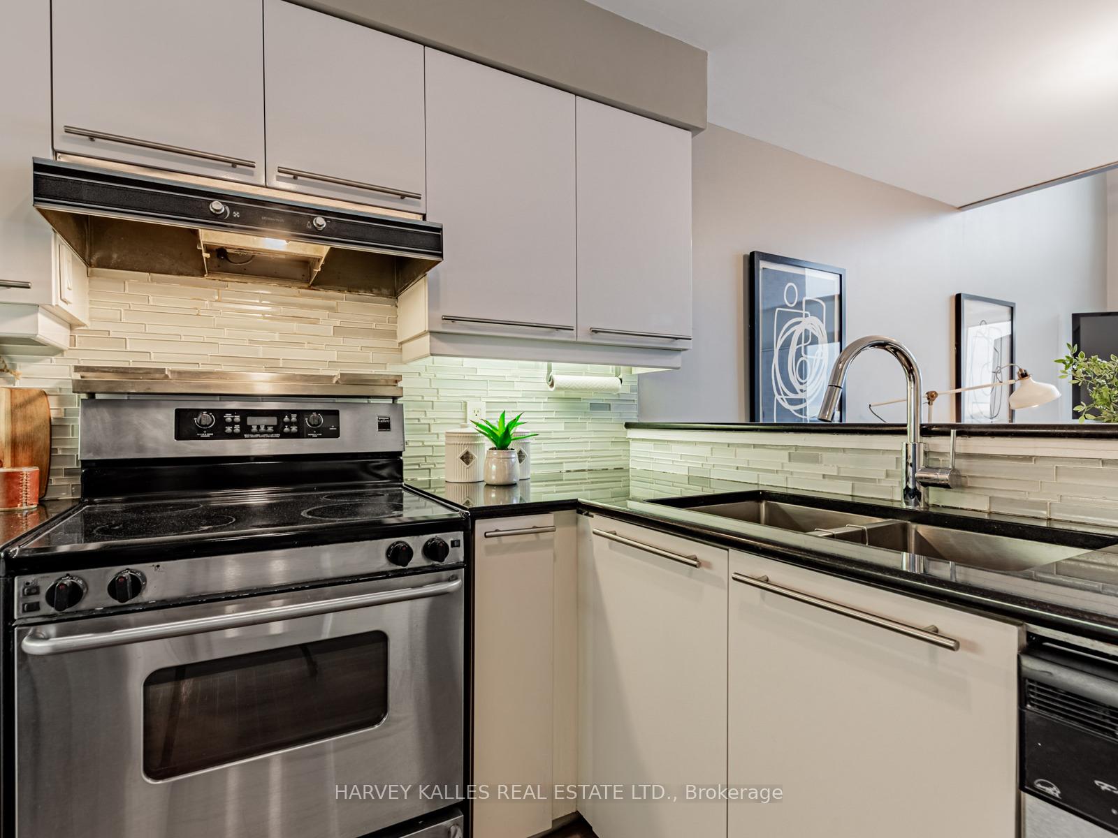 200 Manitoba Street 406