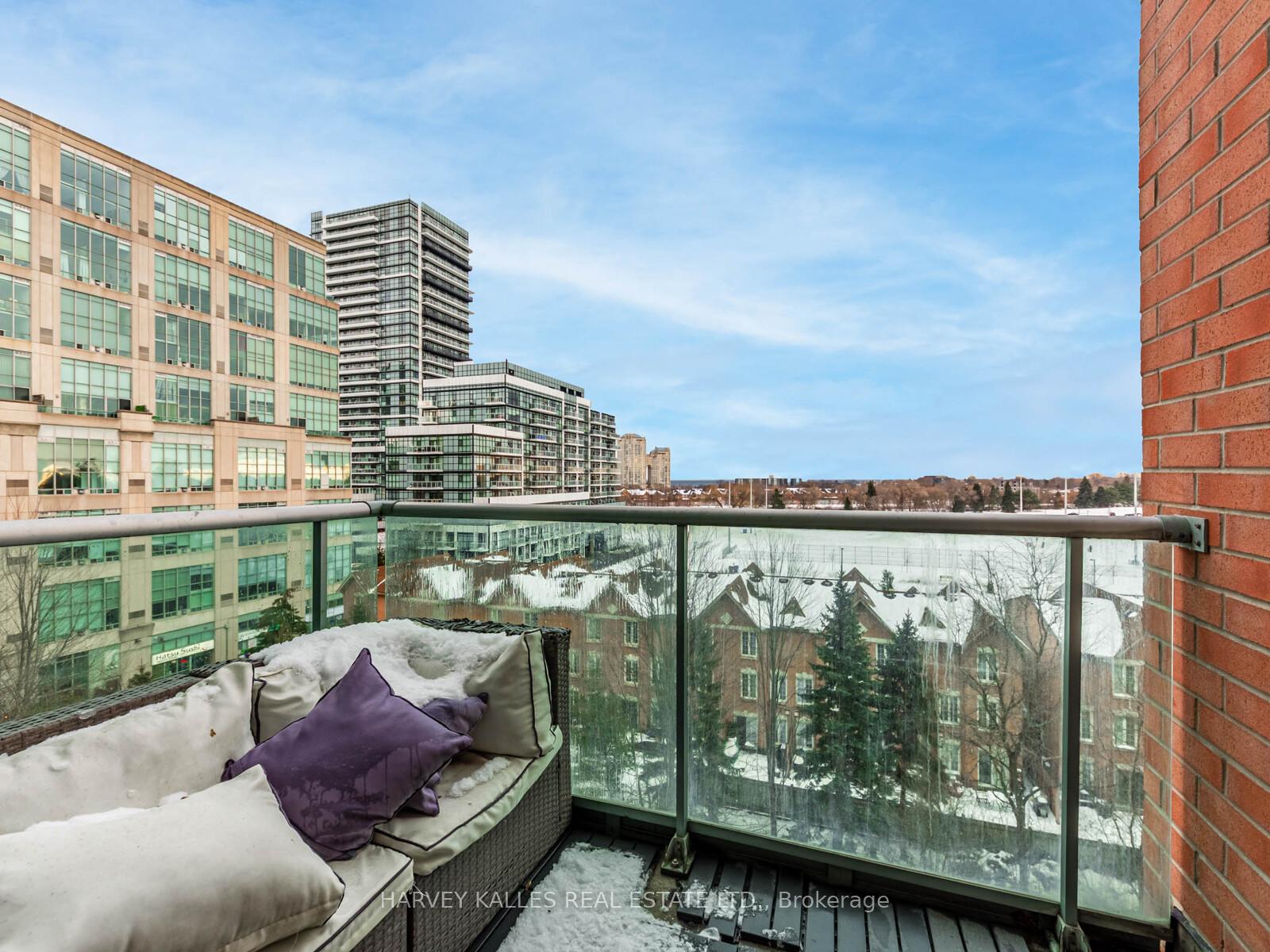 200 Manitoba Street 406