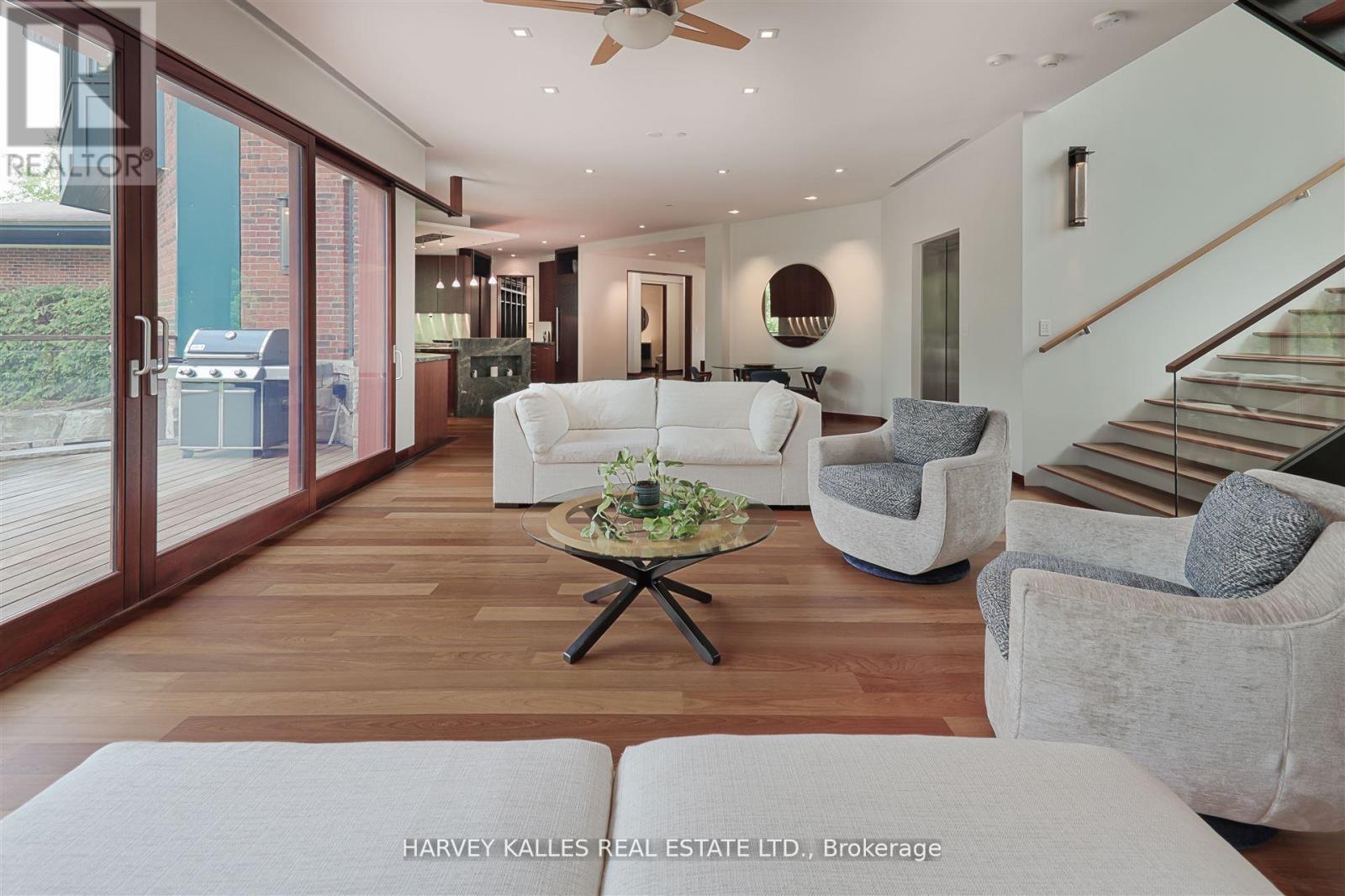 89 KINGSWAY CRESCENT