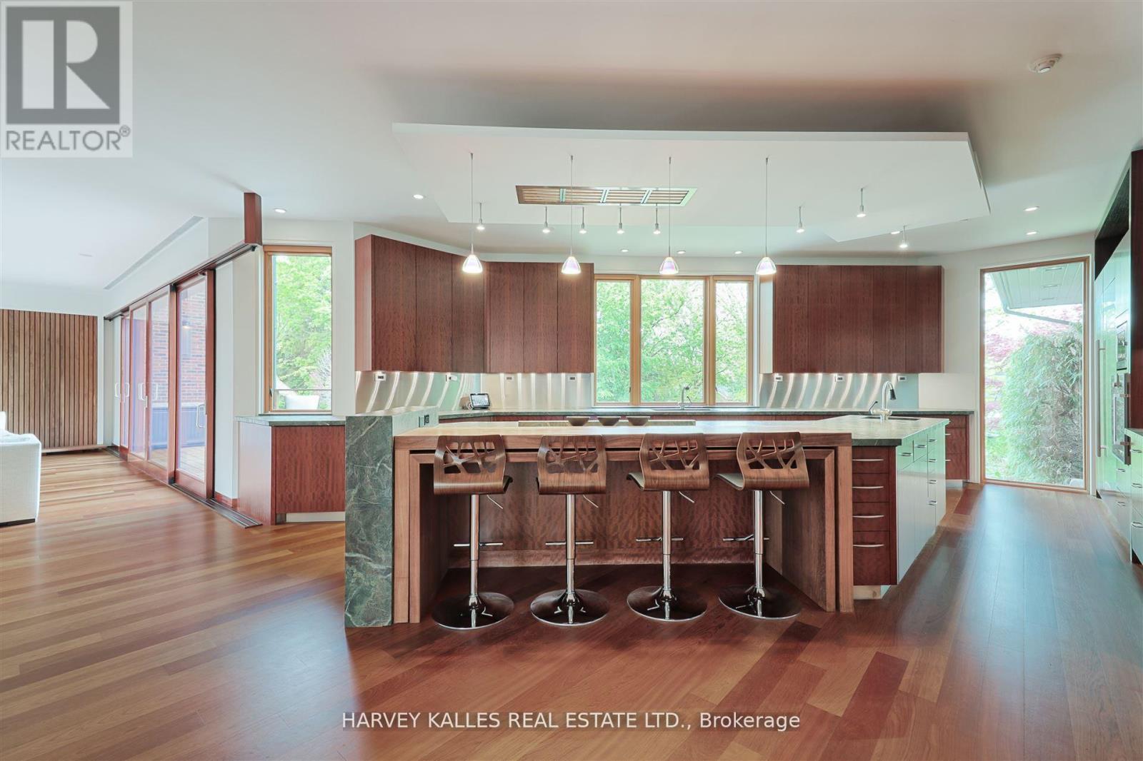 89 KINGSWAY CRESCENT