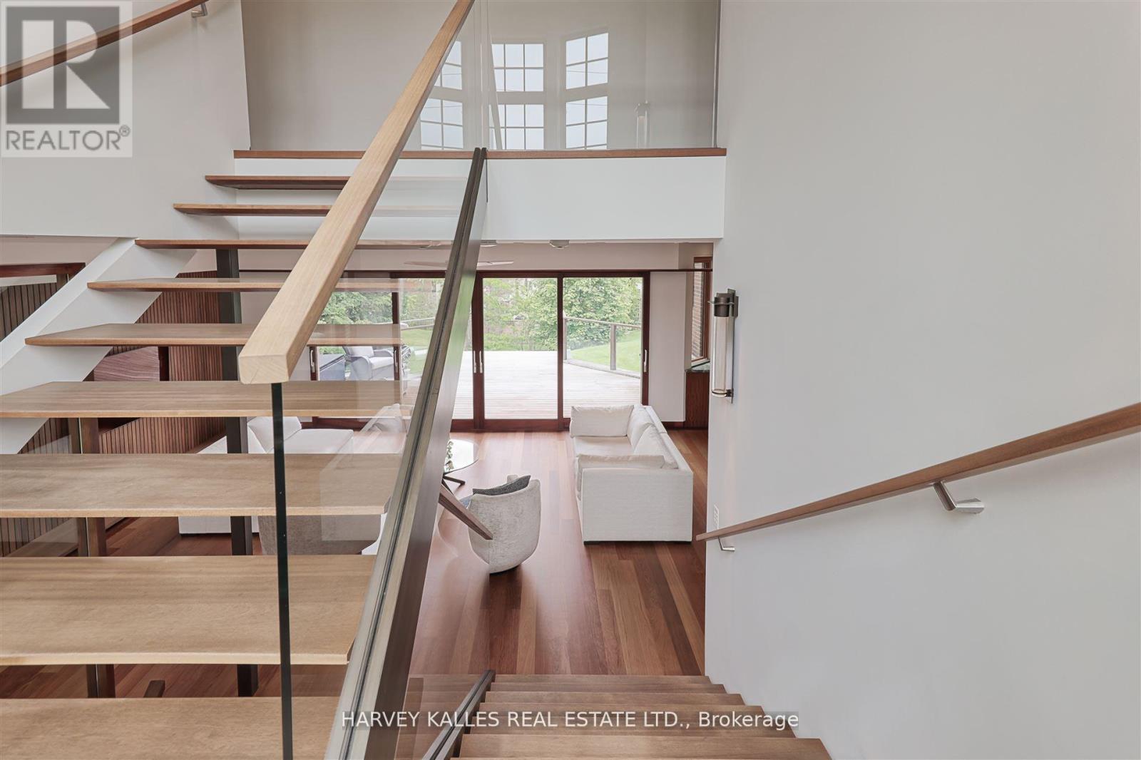 89 KINGSWAY CRESCENT