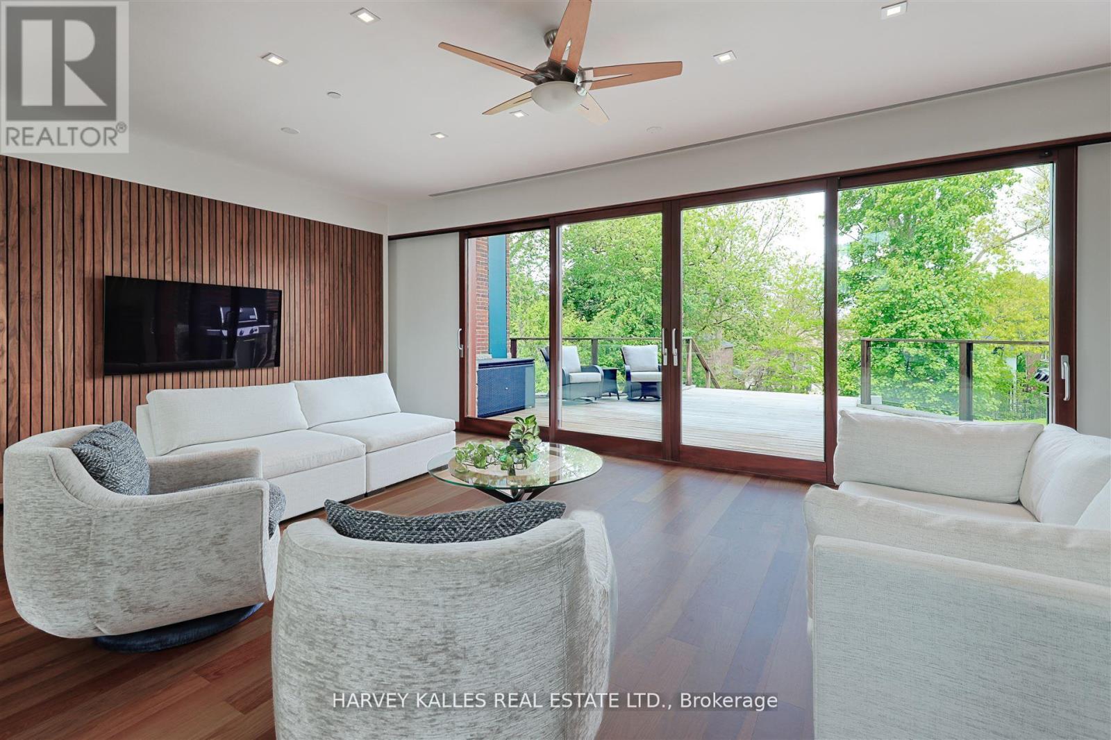 89 KINGSWAY CRESCENT