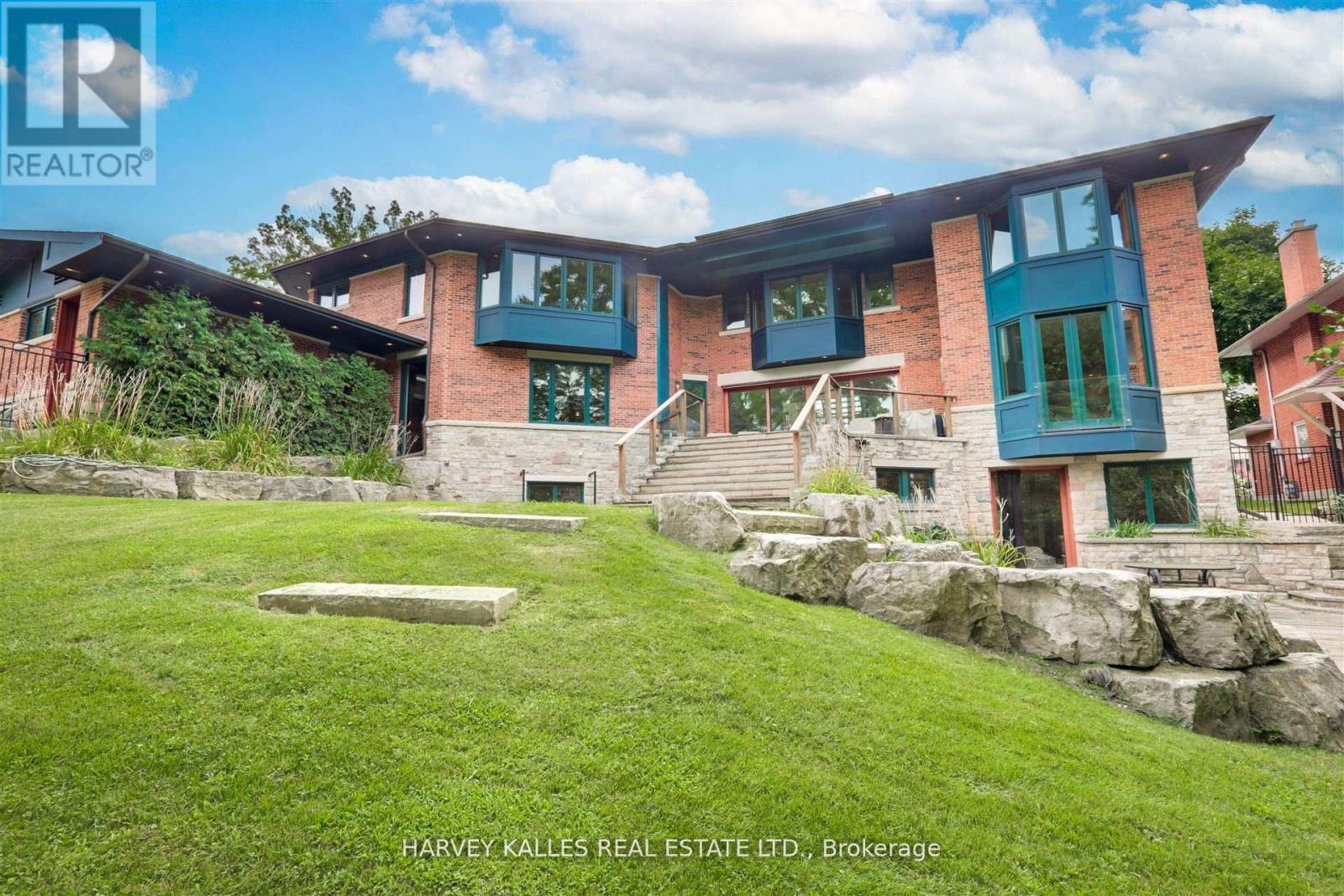 89 KINGSWAY CRESCENT