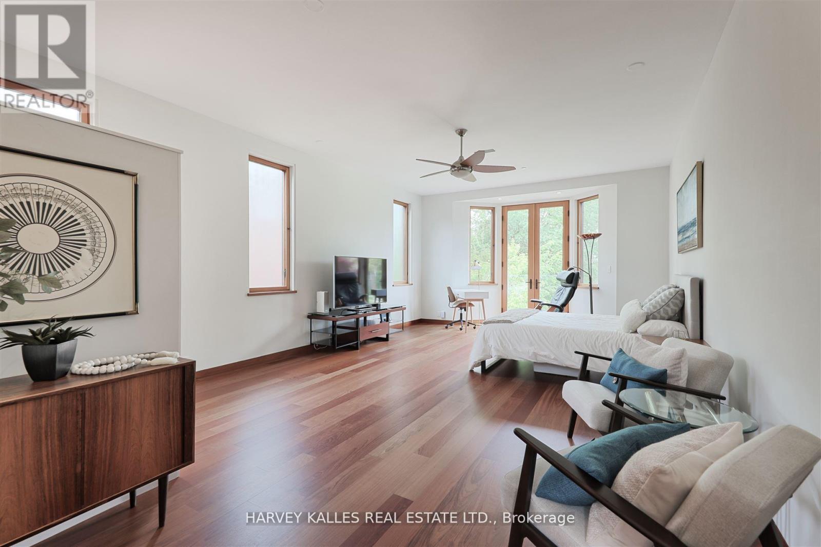 89 KINGSWAY CRESCENT