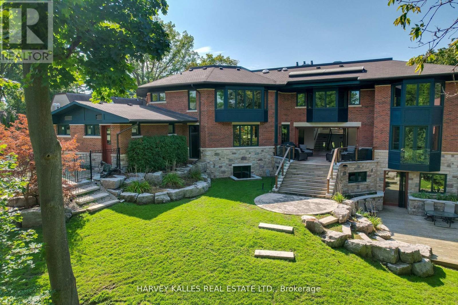 89 KINGSWAY CRESCENT