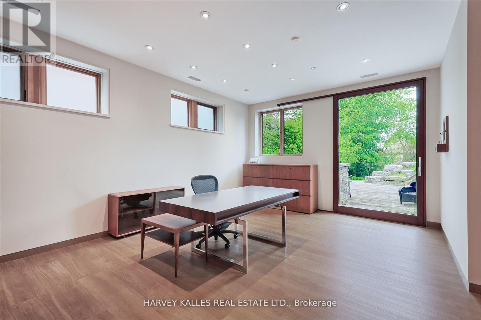 89 KINGSWAY CRESCENT