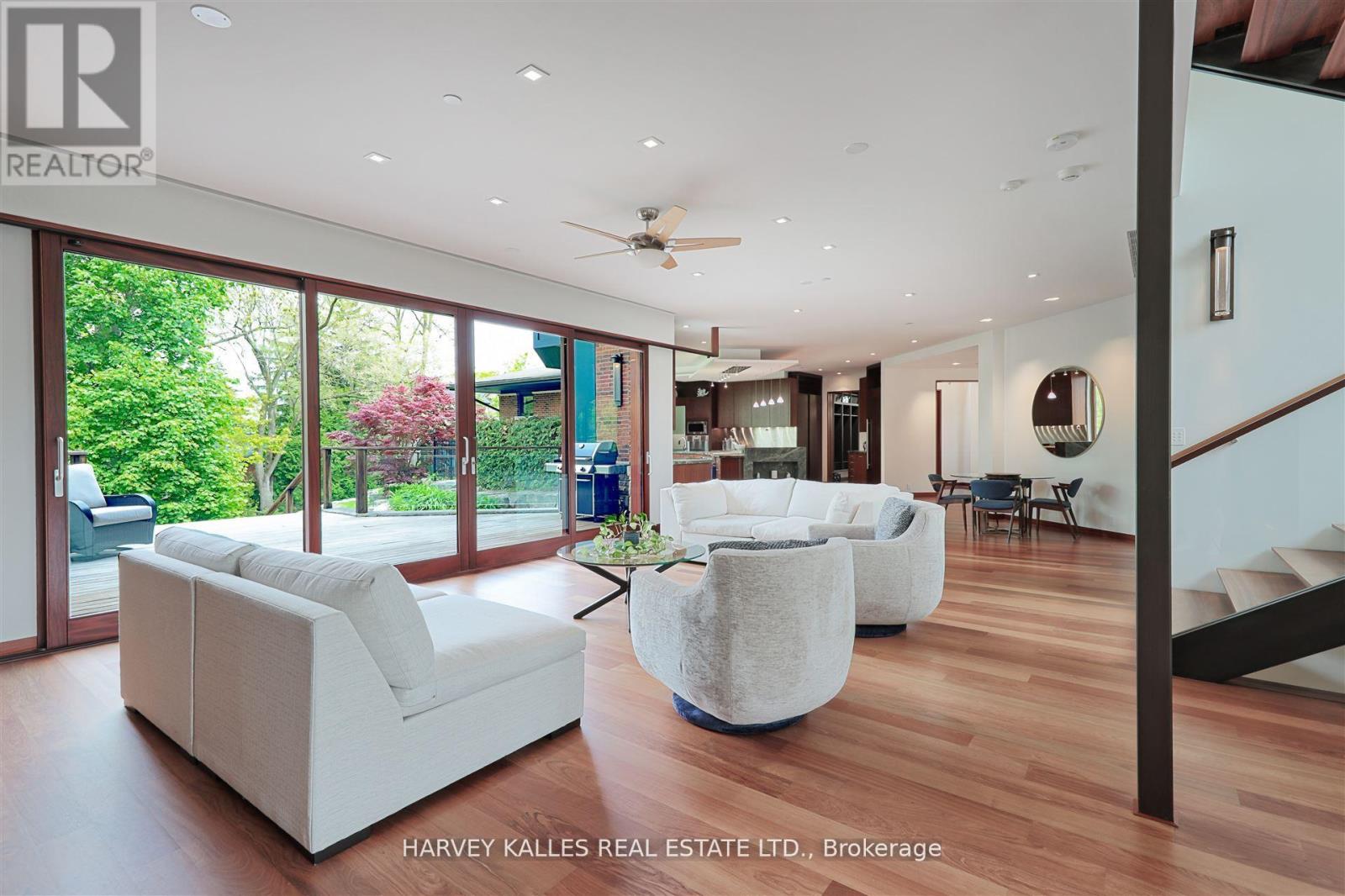 89 KINGSWAY CRESCENT