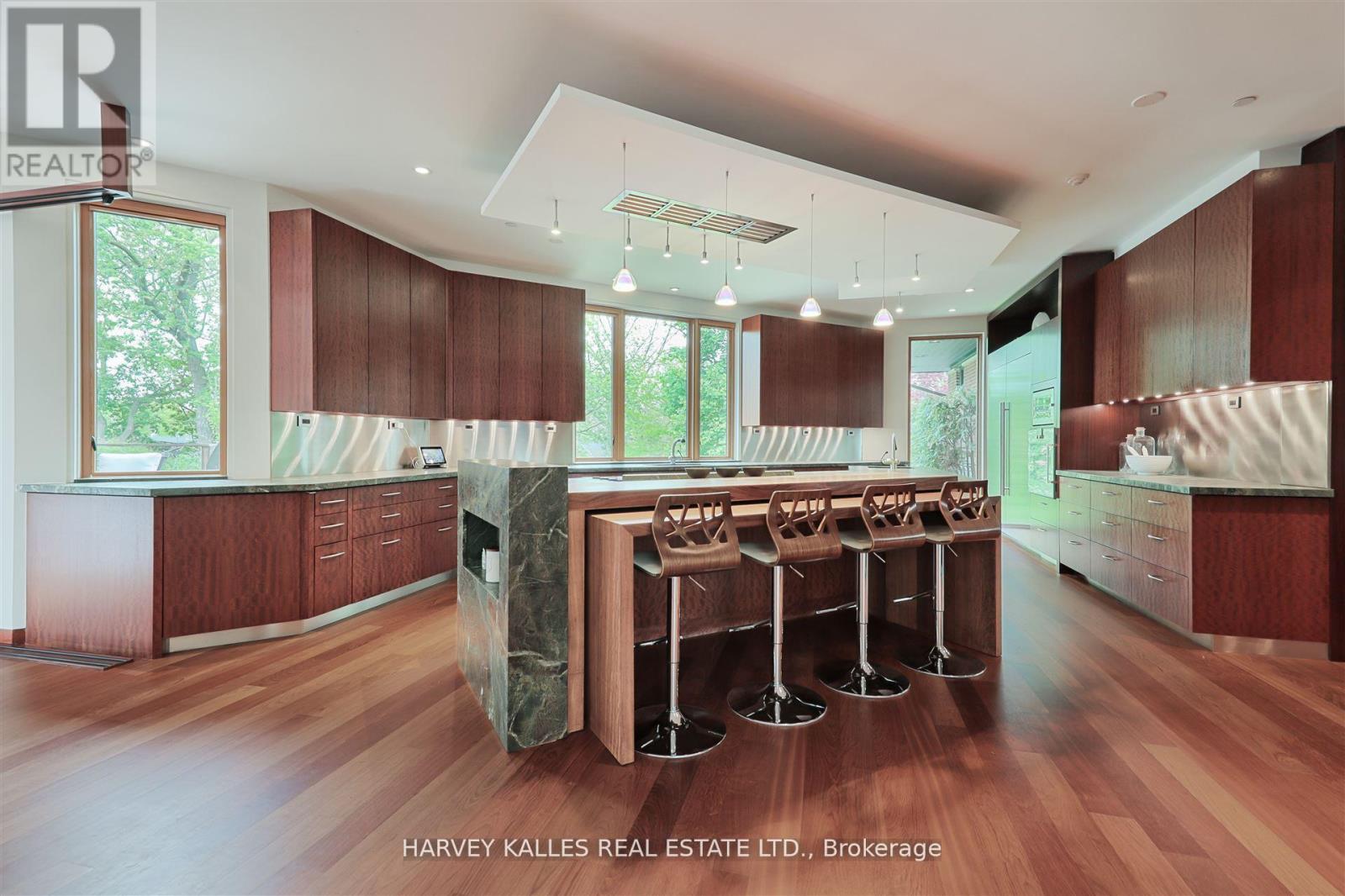 89 KINGSWAY CRESCENT