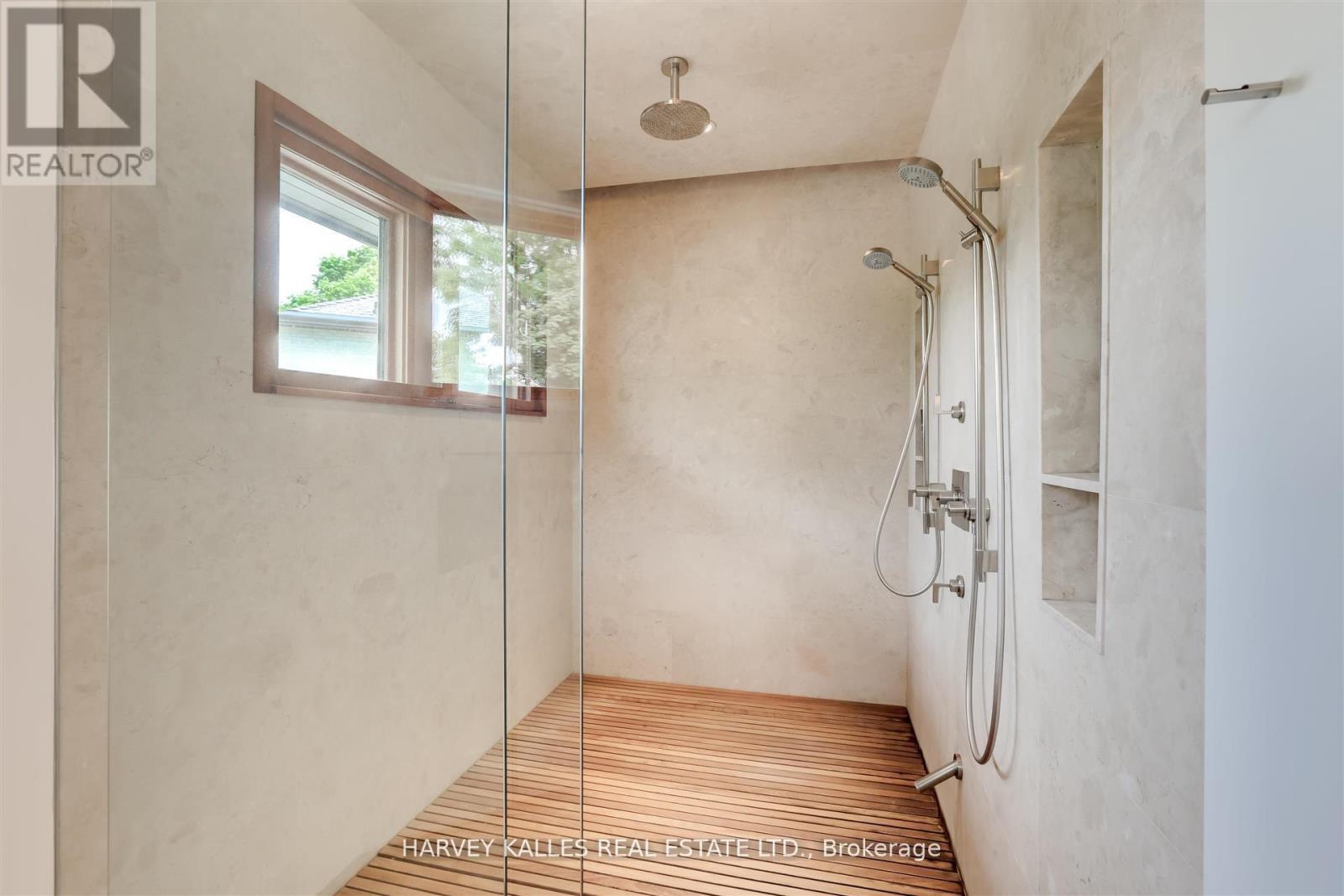 89 KINGSWAY CRESCENT