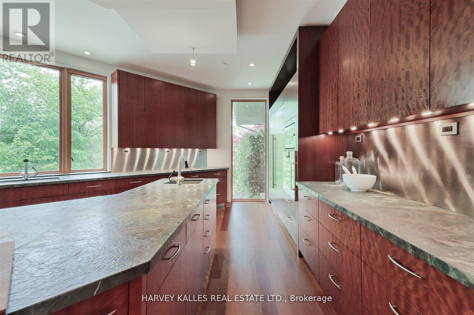 89 KINGSWAY CRESCENT