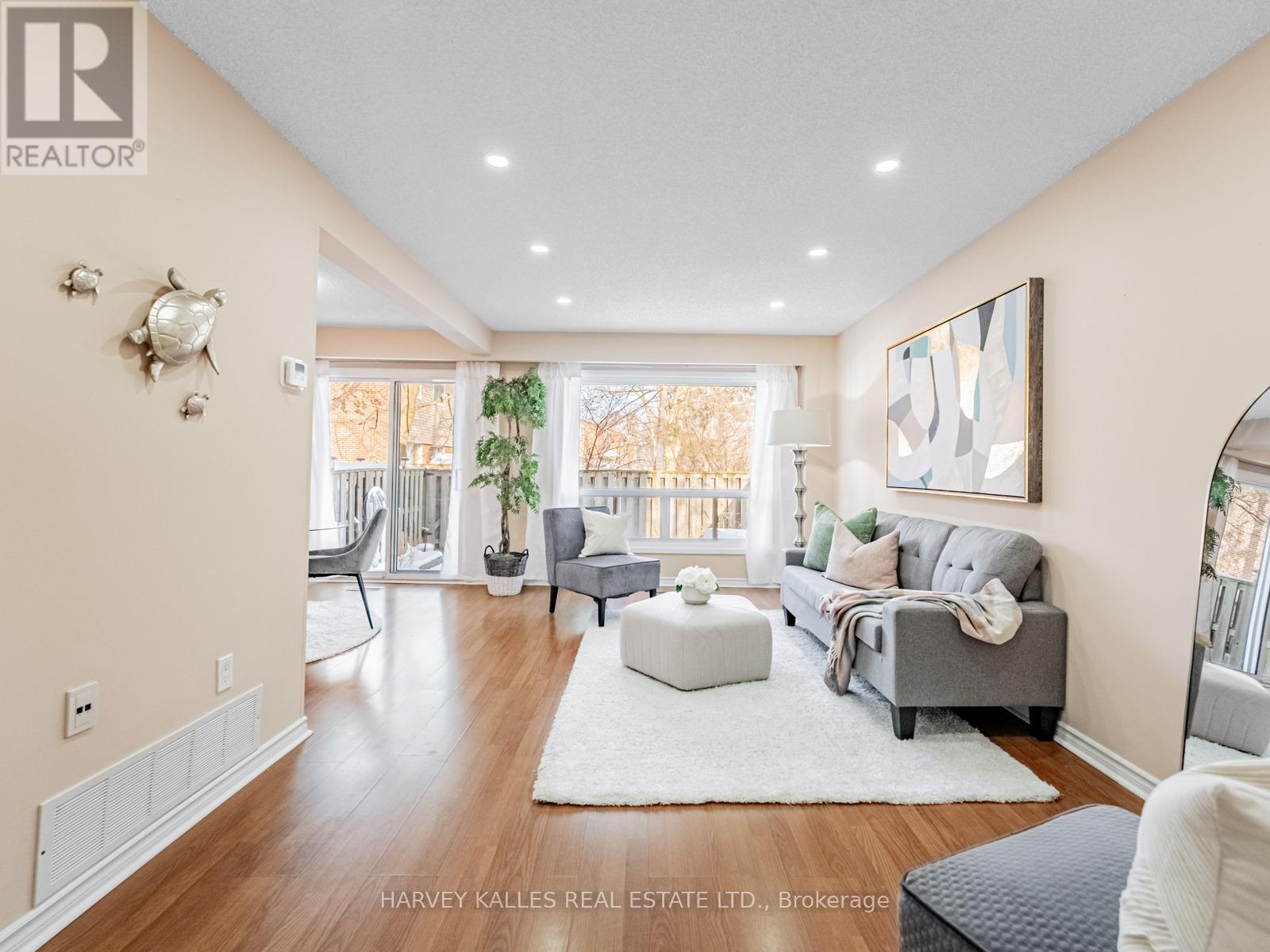 63 - 3025 CEDARGLEN GATE