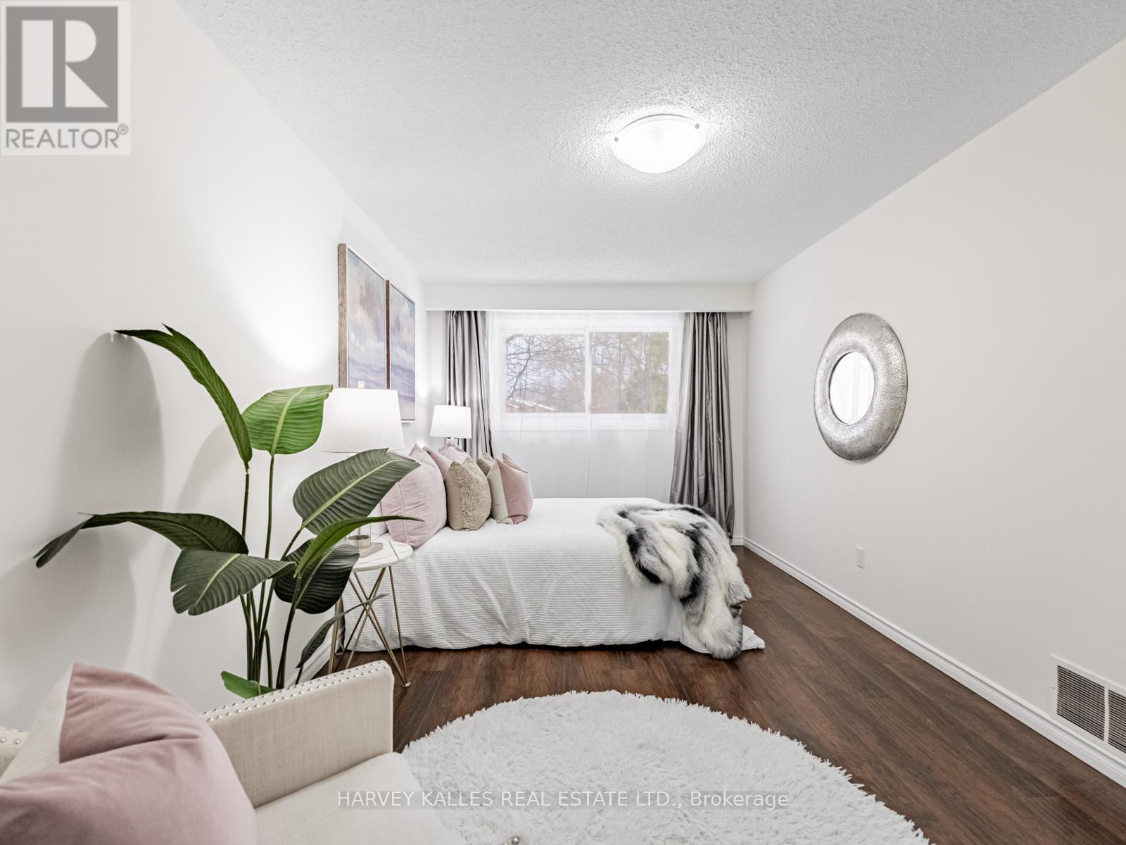 63 - 3025 CEDARGLEN GATE