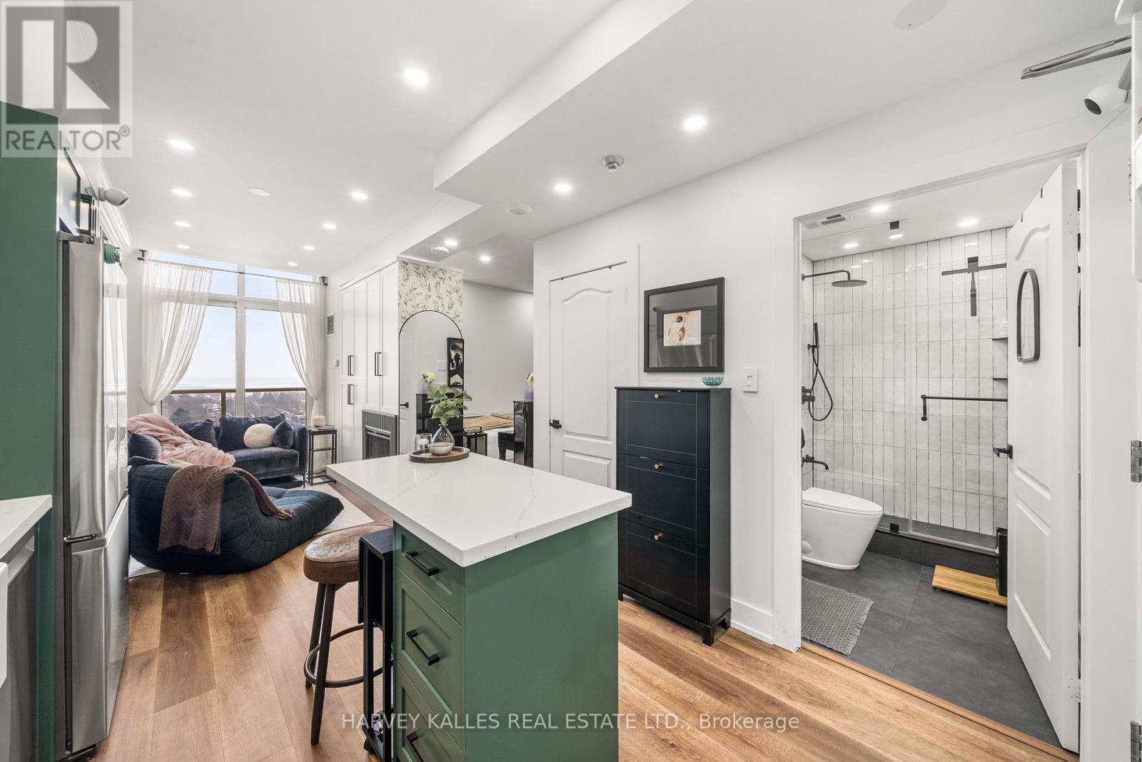 1305 - 4 ELSINORE PATH