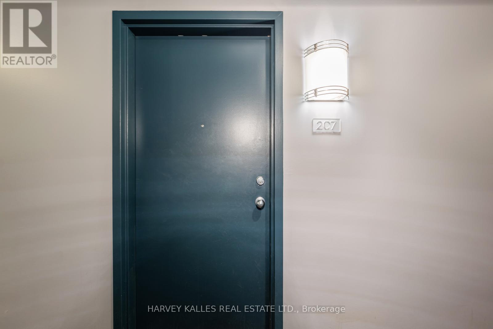 207 - 24 NOBLE STREET