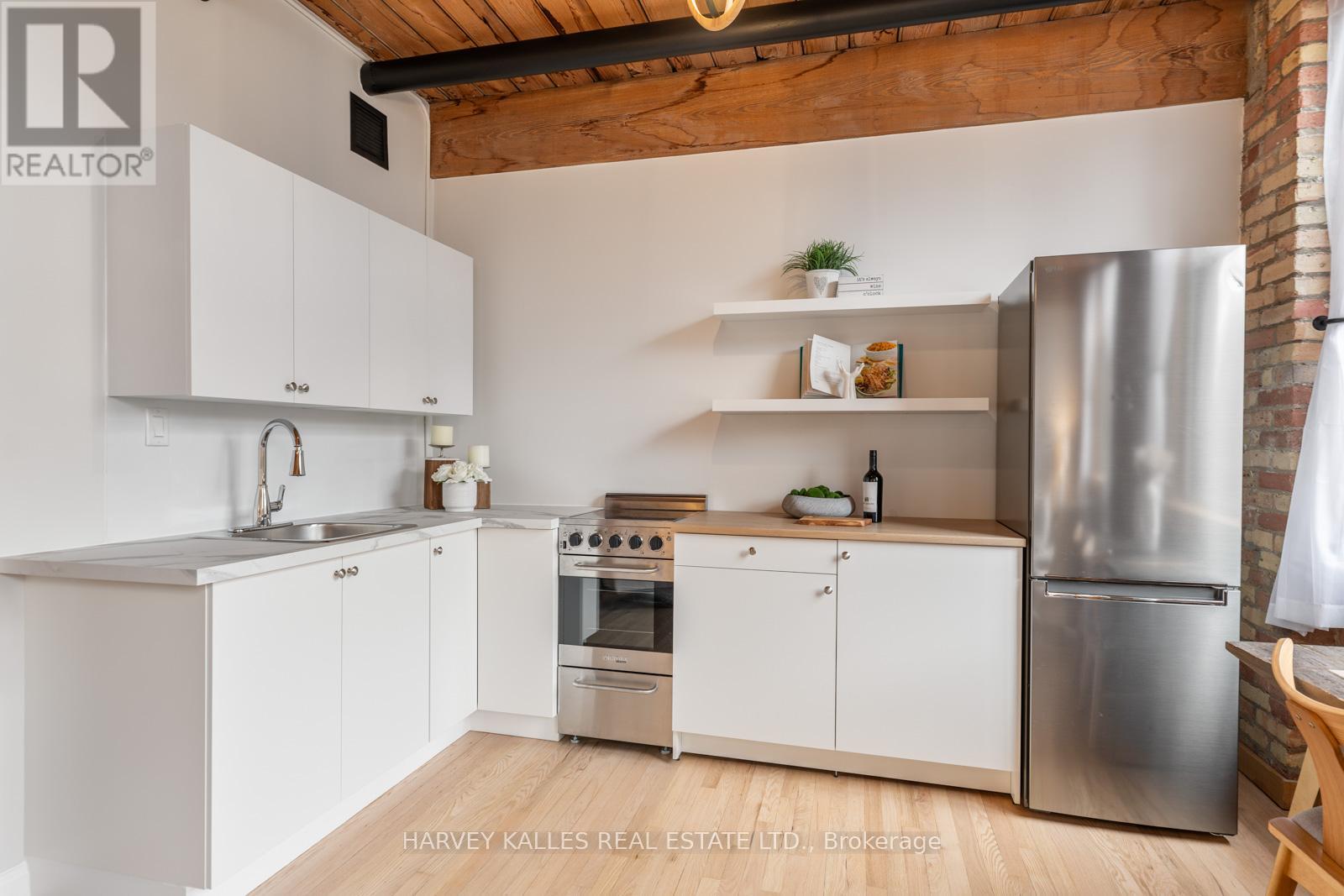 207 - 24 NOBLE STREET