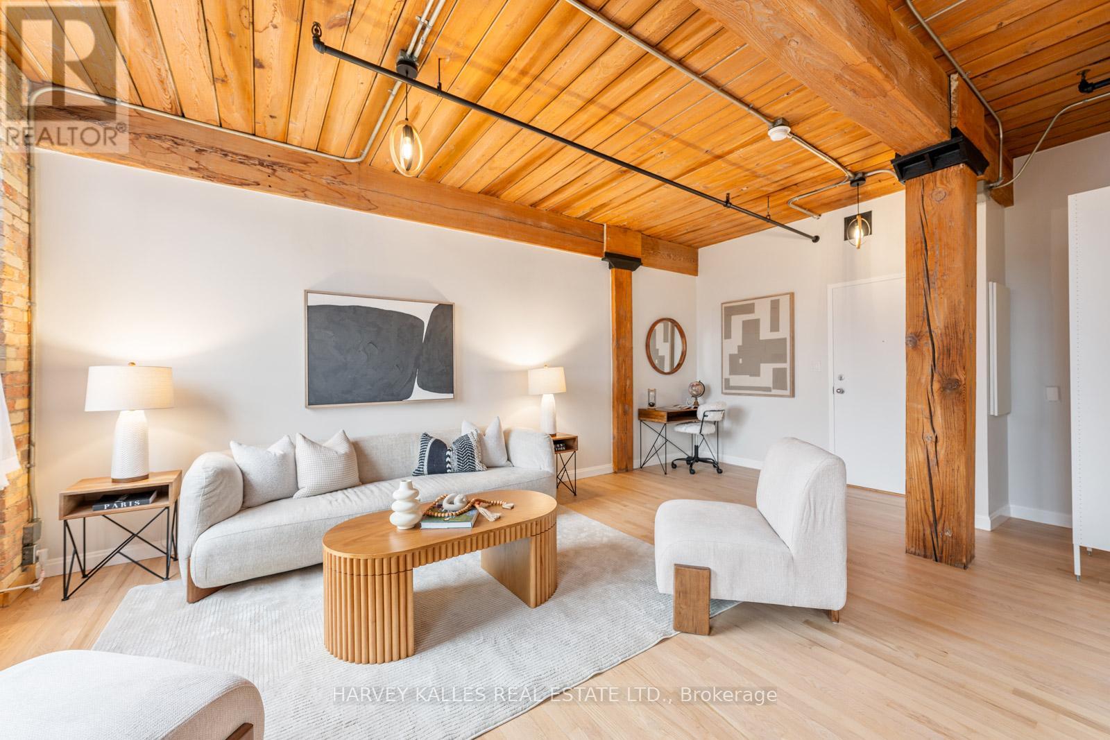 207 - 24 NOBLE STREET