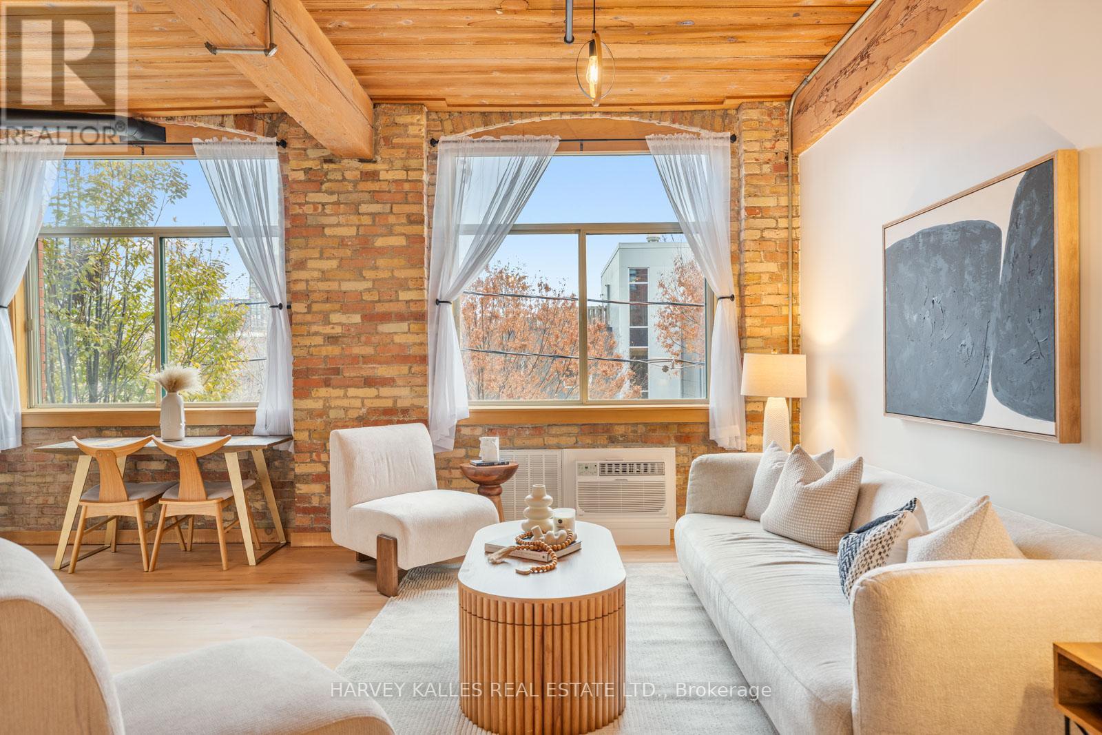 207 - 24 NOBLE STREET