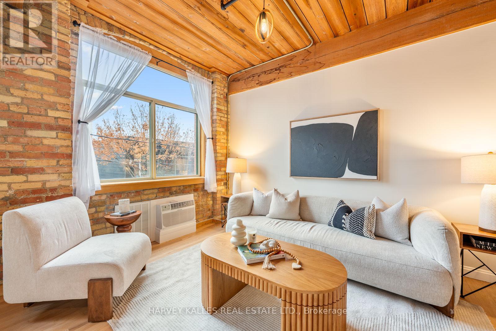 207 - 24 NOBLE STREET